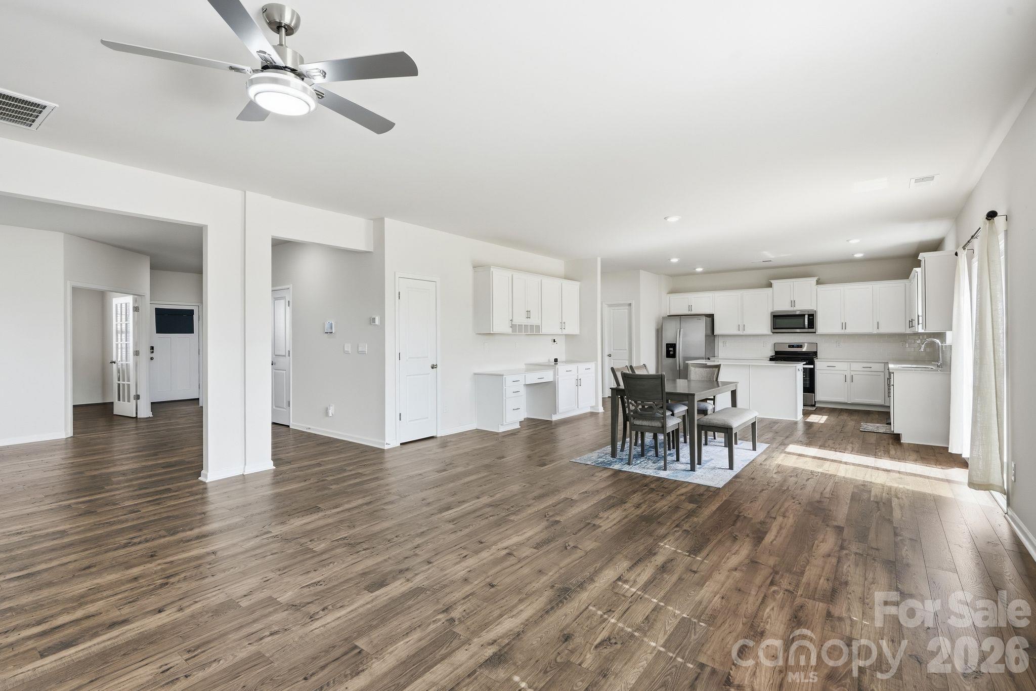 9251 Mackinaw Drive Property Photo 13