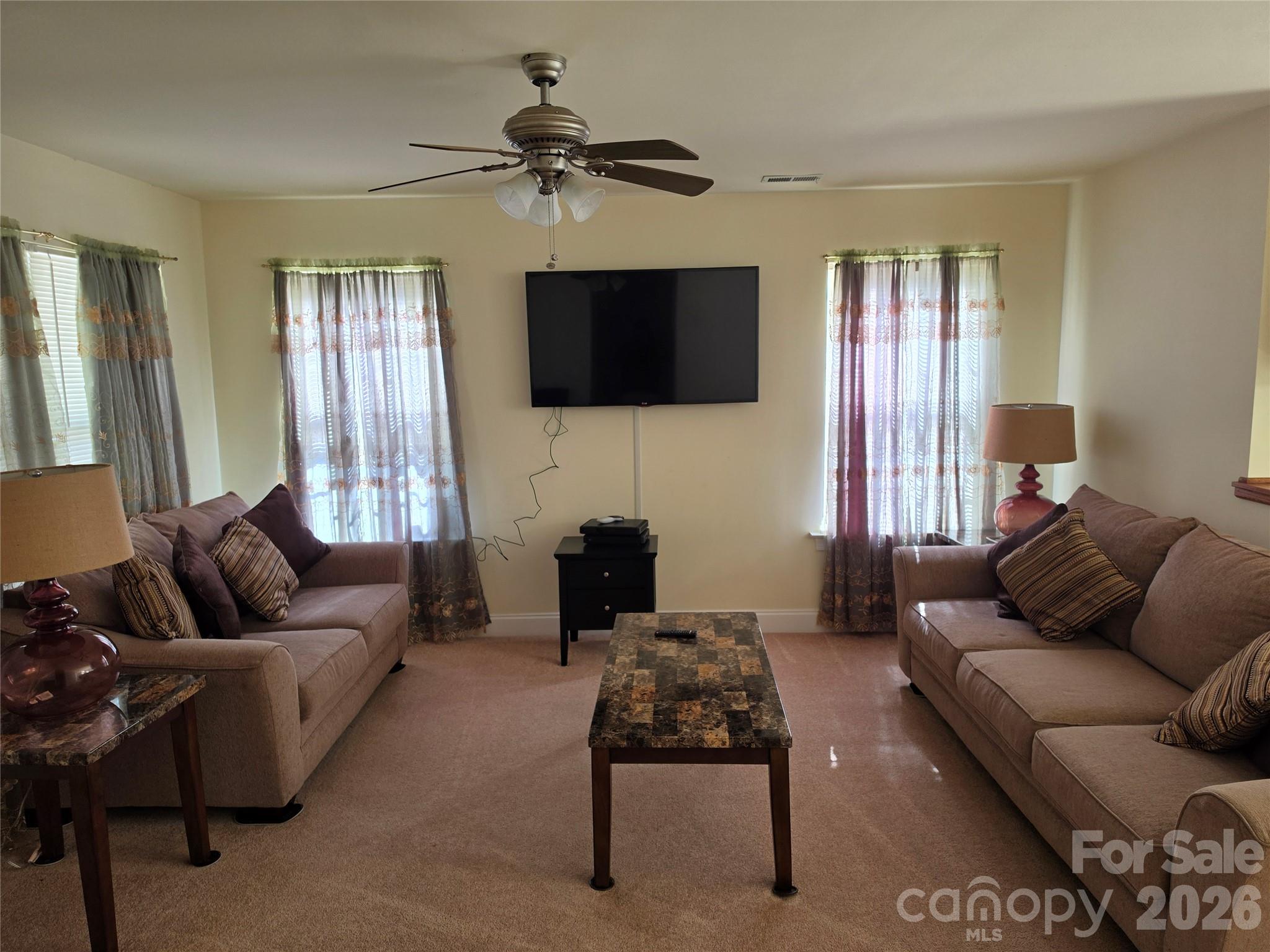 218 Center Street Property Photo 6