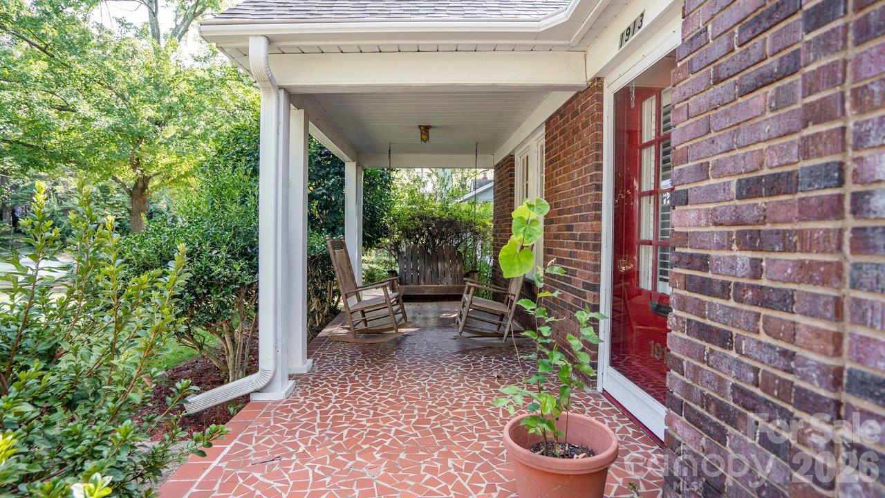 1913 Tippah Avenue Property Photo 3