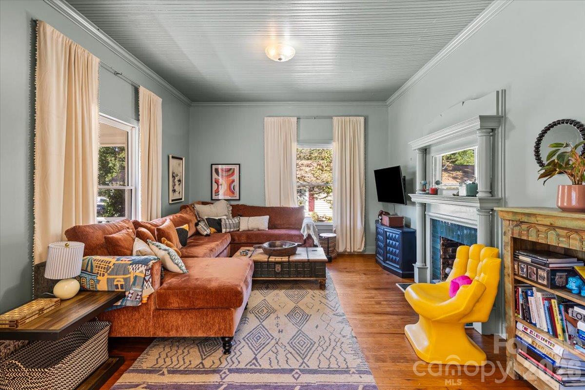 114 Holbrook Street Property Photo 4