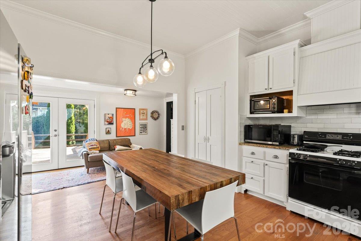 114 Holbrook Street Property Photo 11