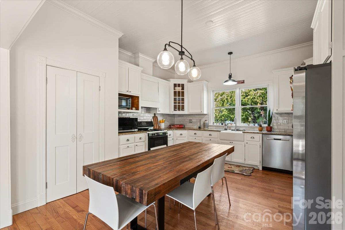 114 Holbrook Street Property Photo 12