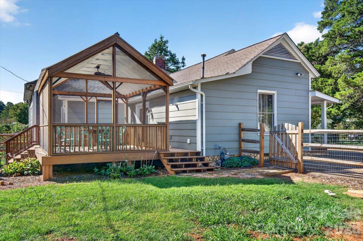 114 Holbrook Street Property Photo 25