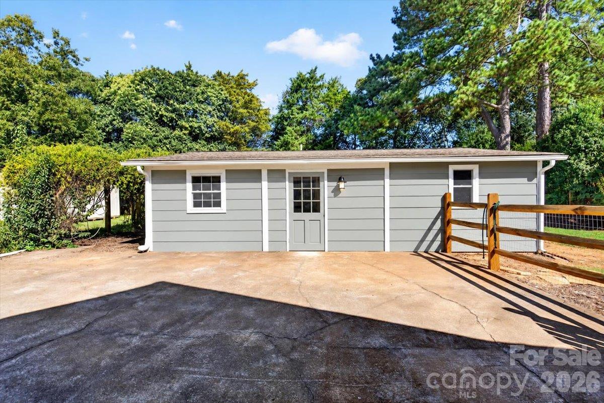 114 Holbrook Street Property Photo 27