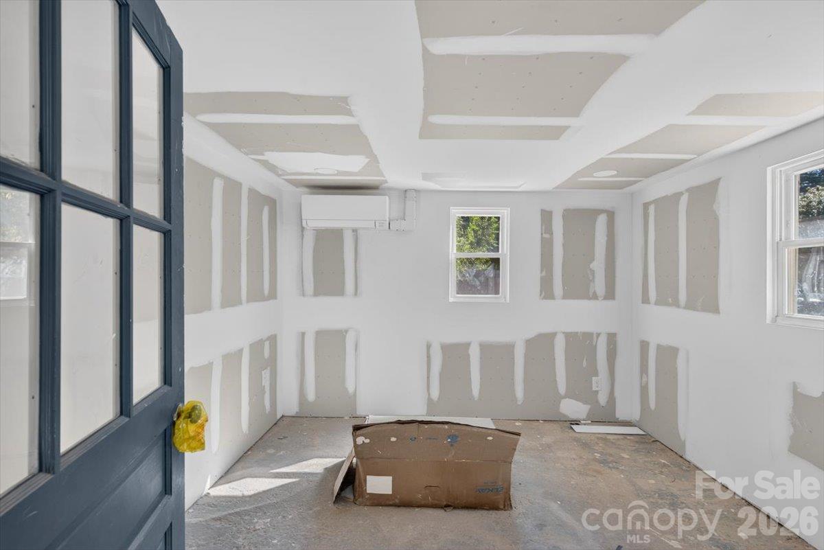 114 Holbrook Street Property Photo 28