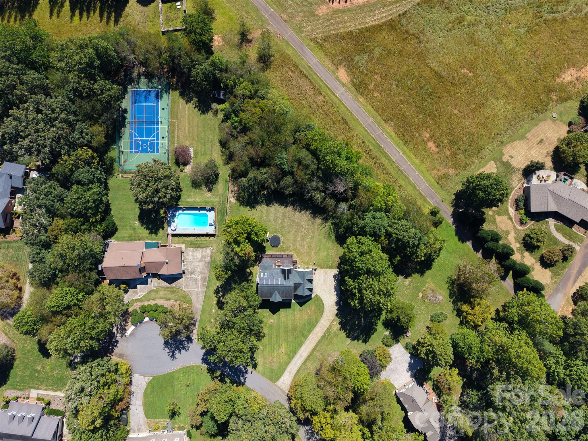 316 La Foret Drive Property Photo 3