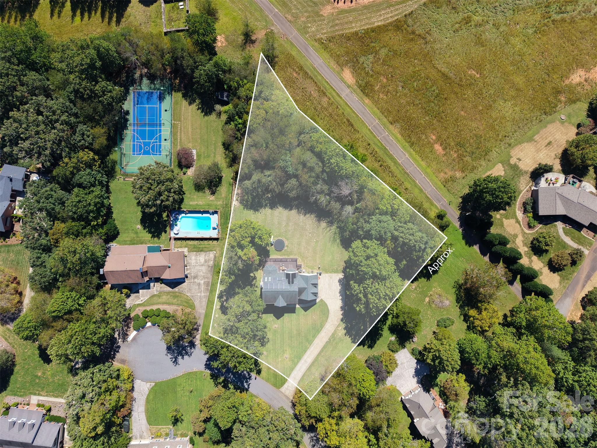 316 La Foret Drive Property Photo 6