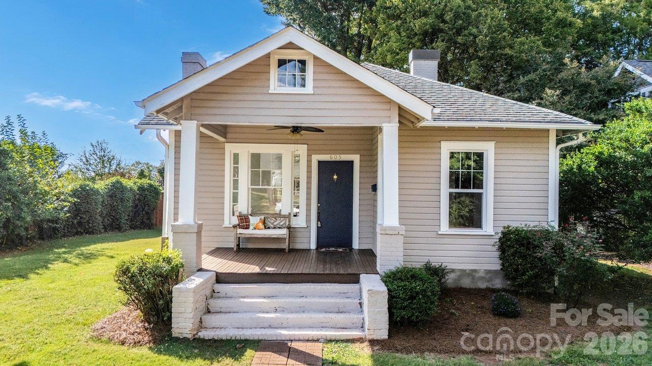 605 Oakland Avenue Property Photo 1