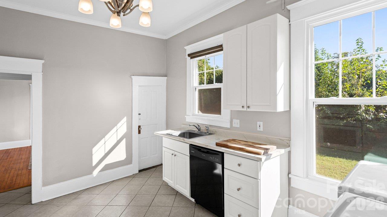 605 Oakland Avenue Property Photo 15