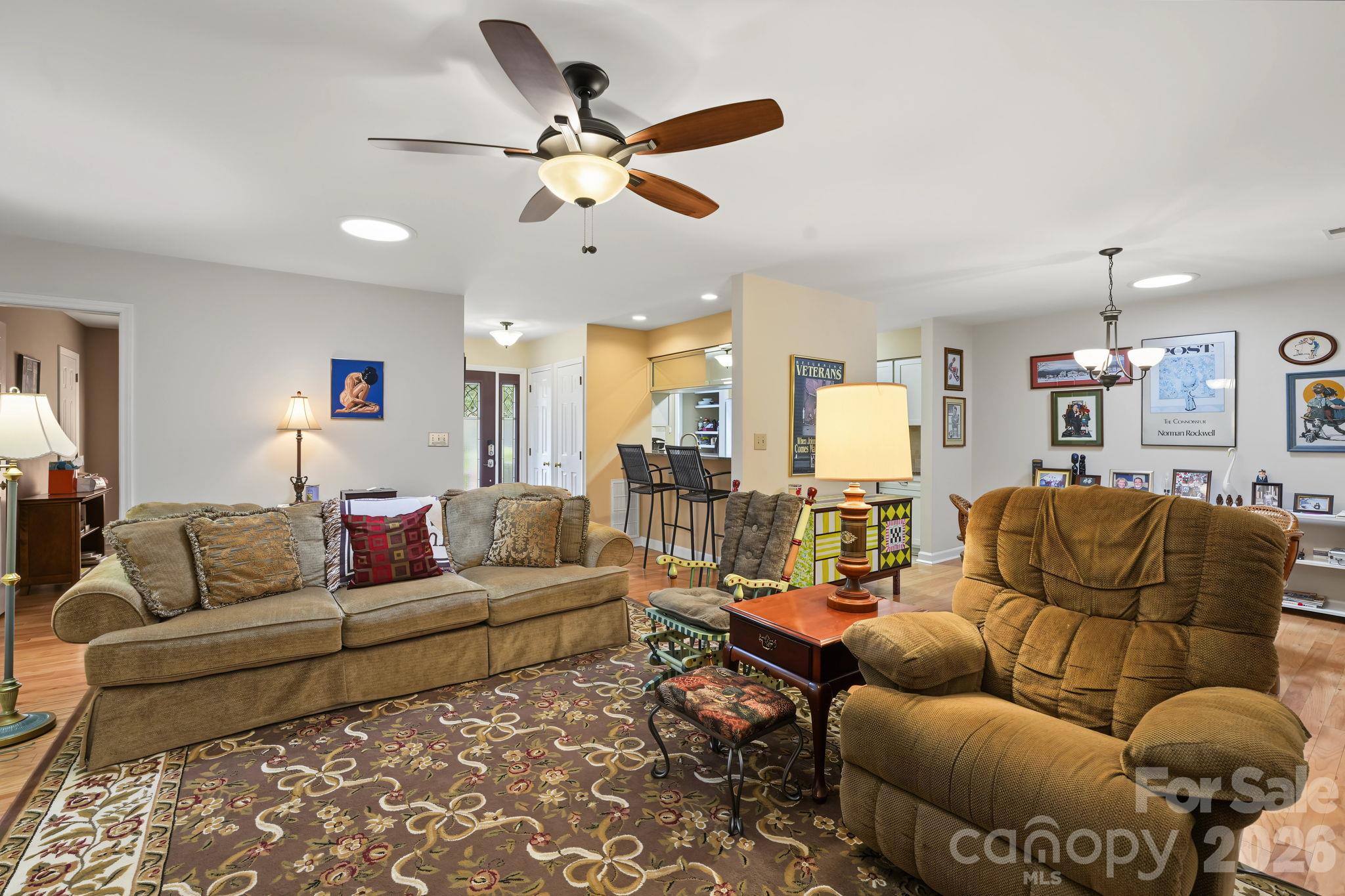 420 English Ivy Court Property Photo 6