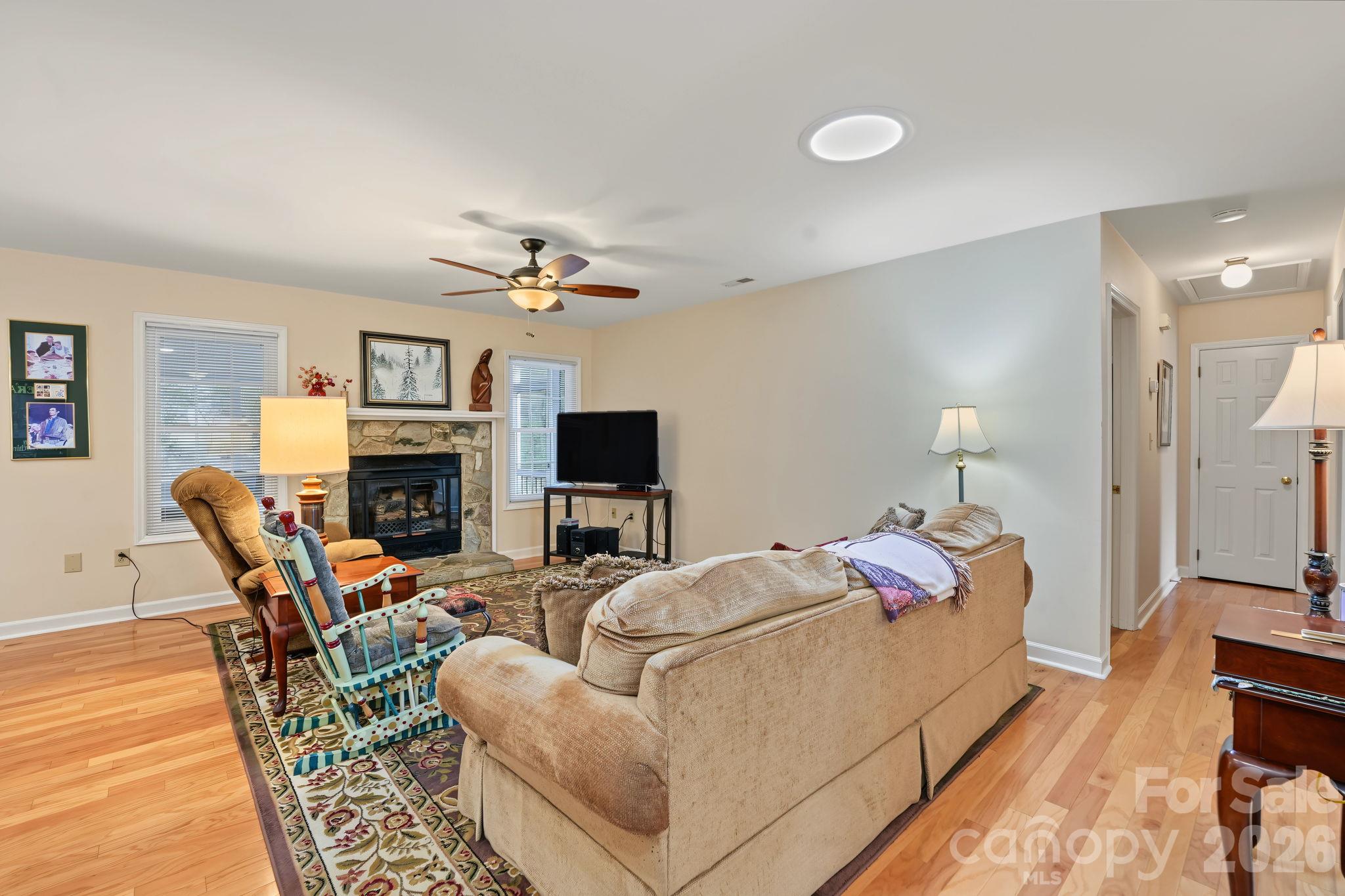 420 English Ivy Court Property Photo 7