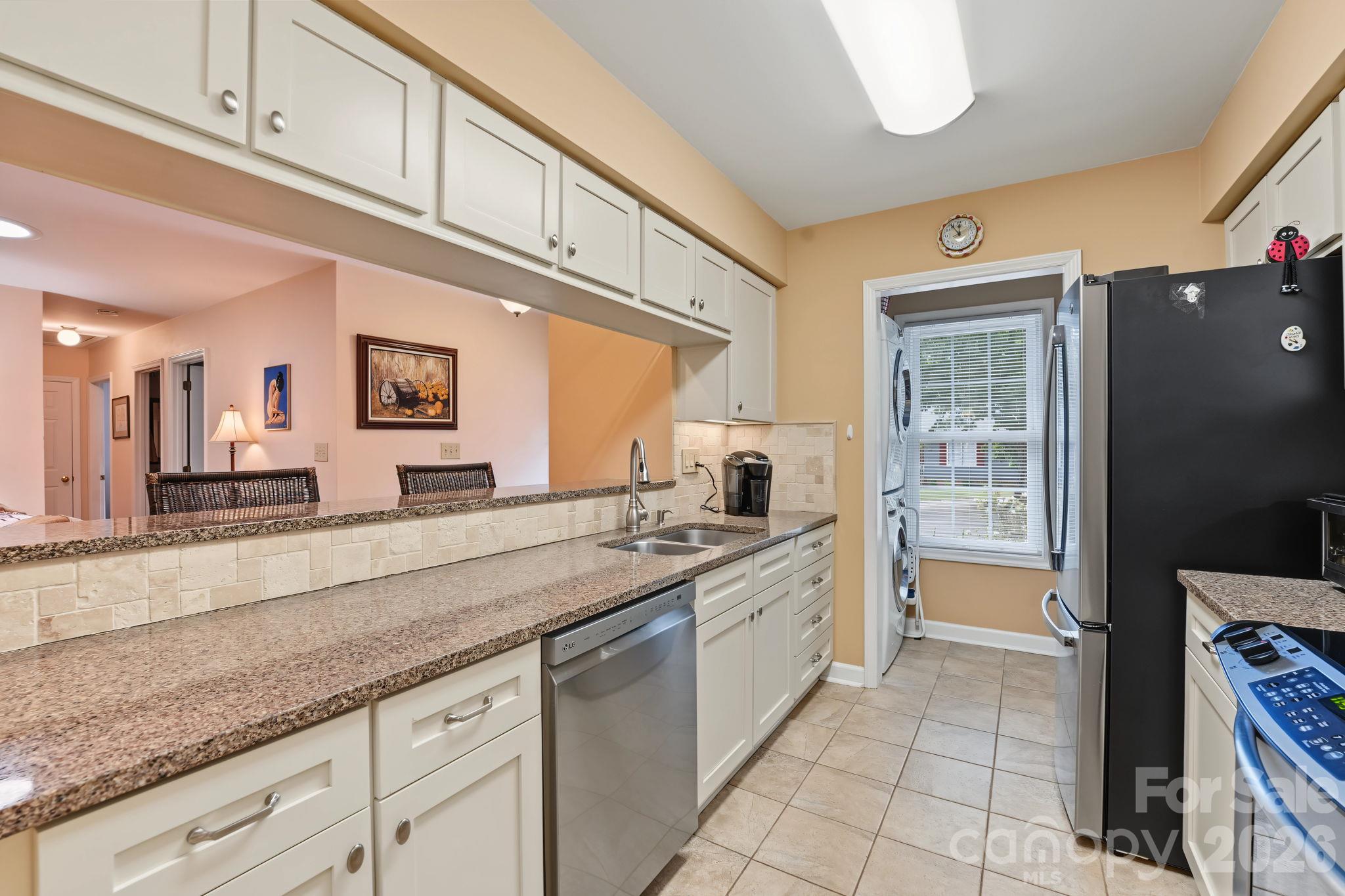420 English Ivy Court Property Photo 11