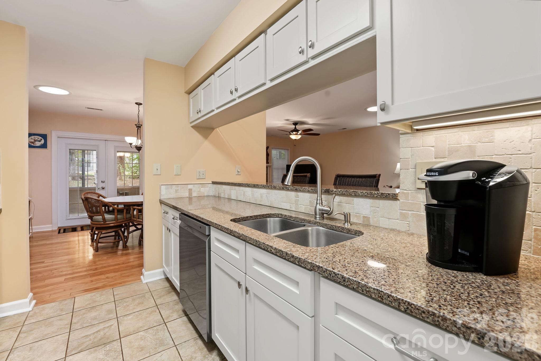 420 English Ivy Court Property Photo 14