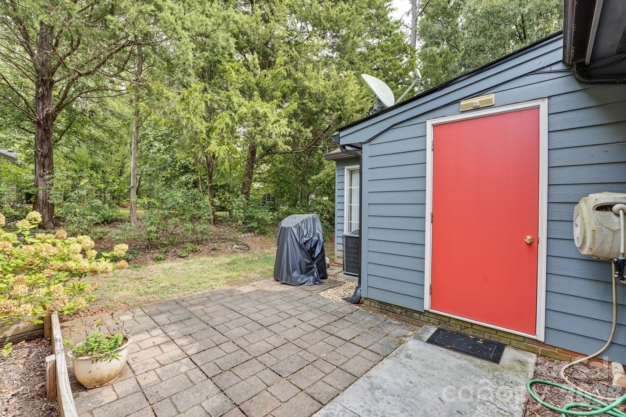 420 English Ivy Court Property Photo 34