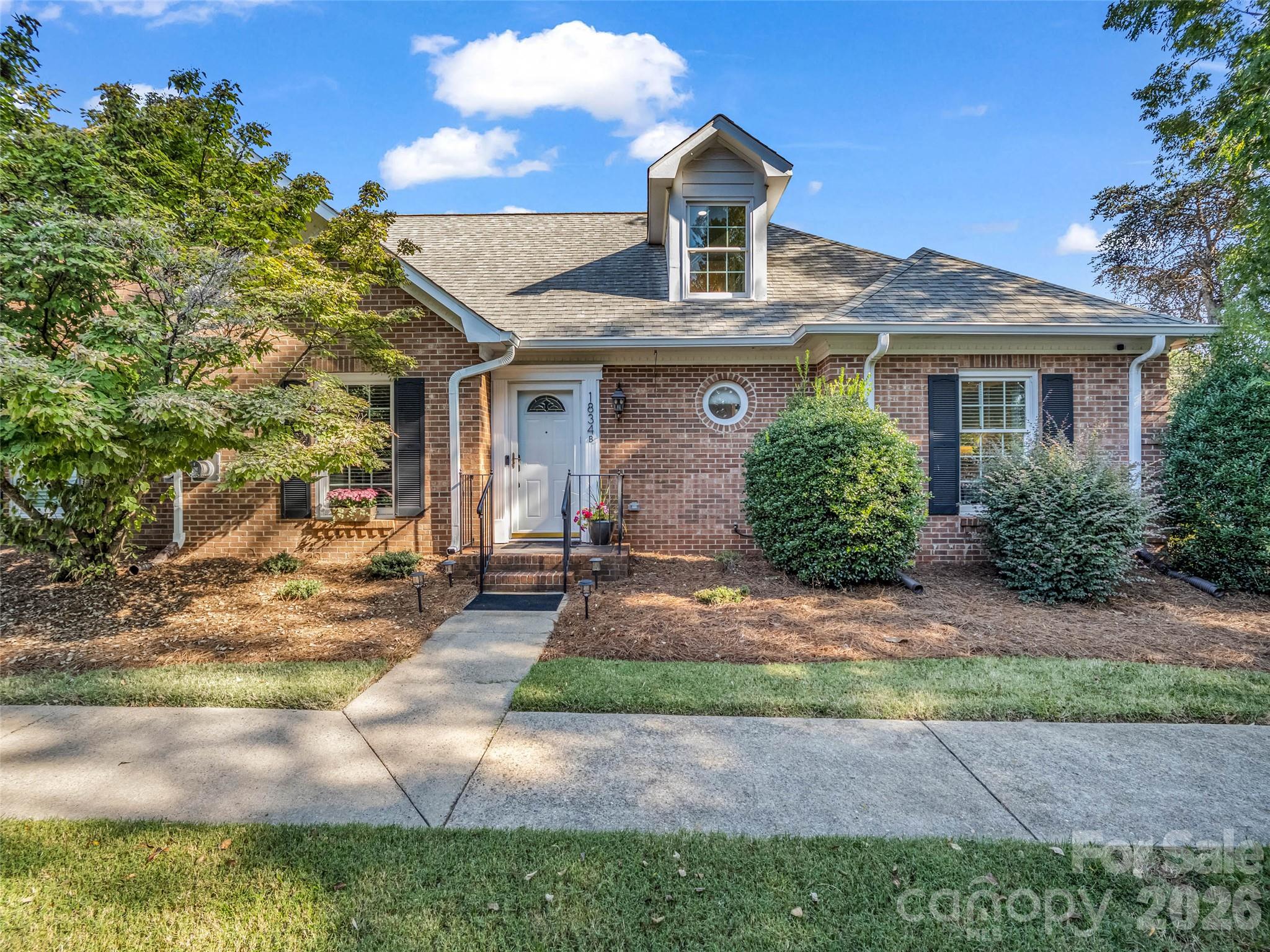 1834 Robinwood Road B Property Photo 2