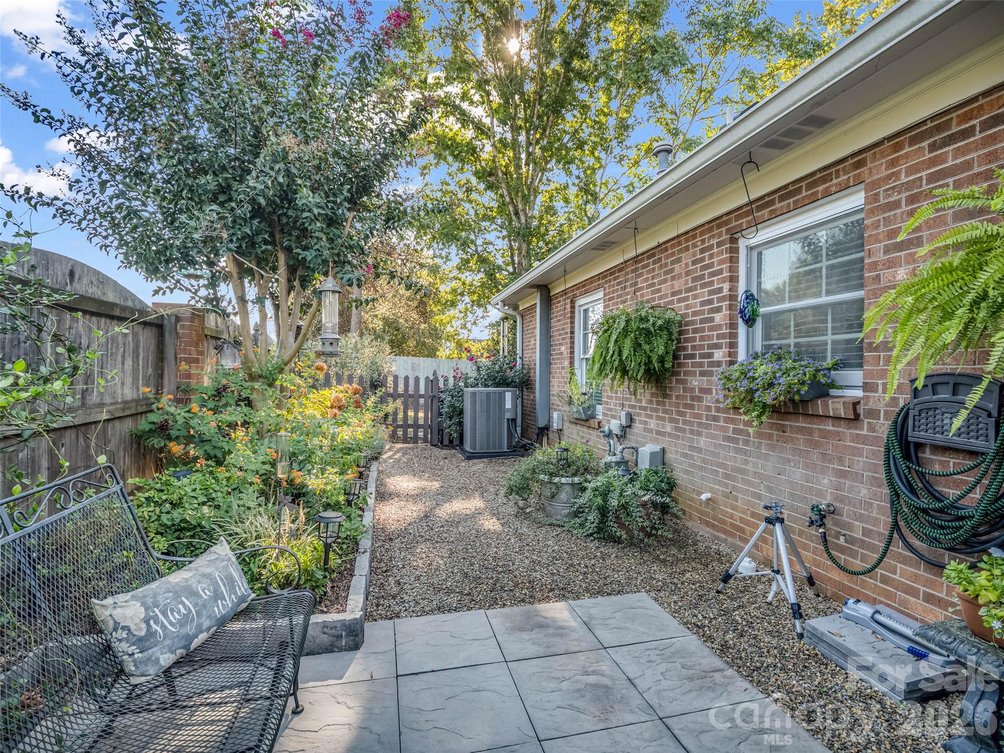 1834 Robinwood Road B Property Photo 6