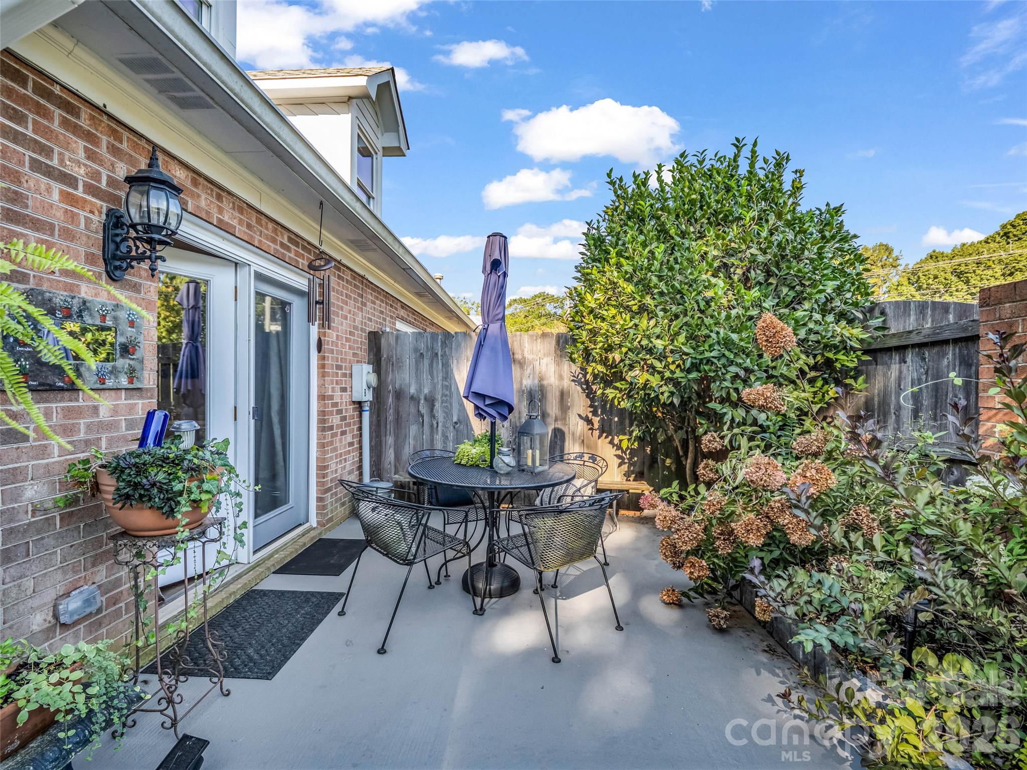 1834 Robinwood Road B Property Photo 7