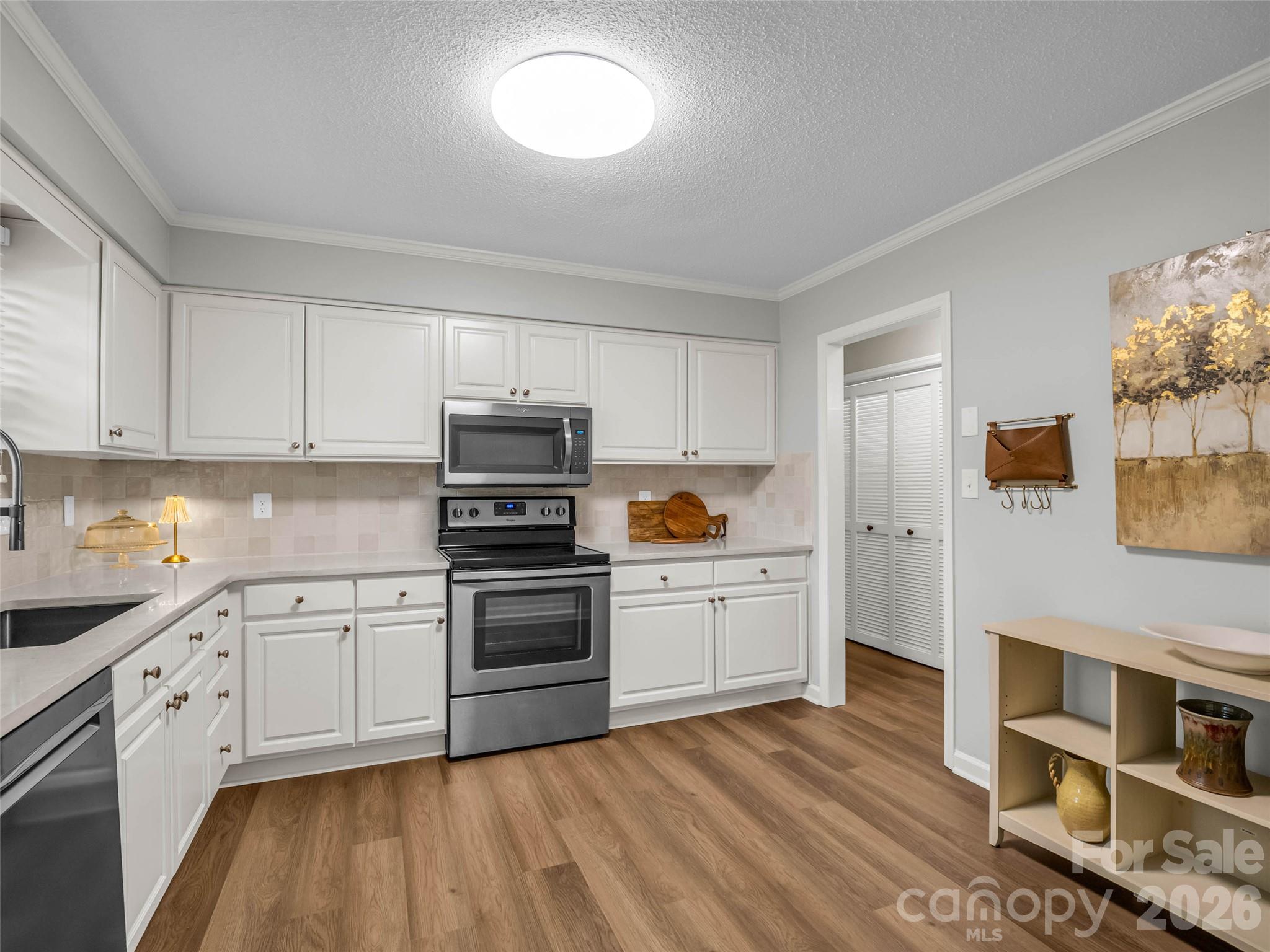 1834 Robinwood Road B Property Photo 14