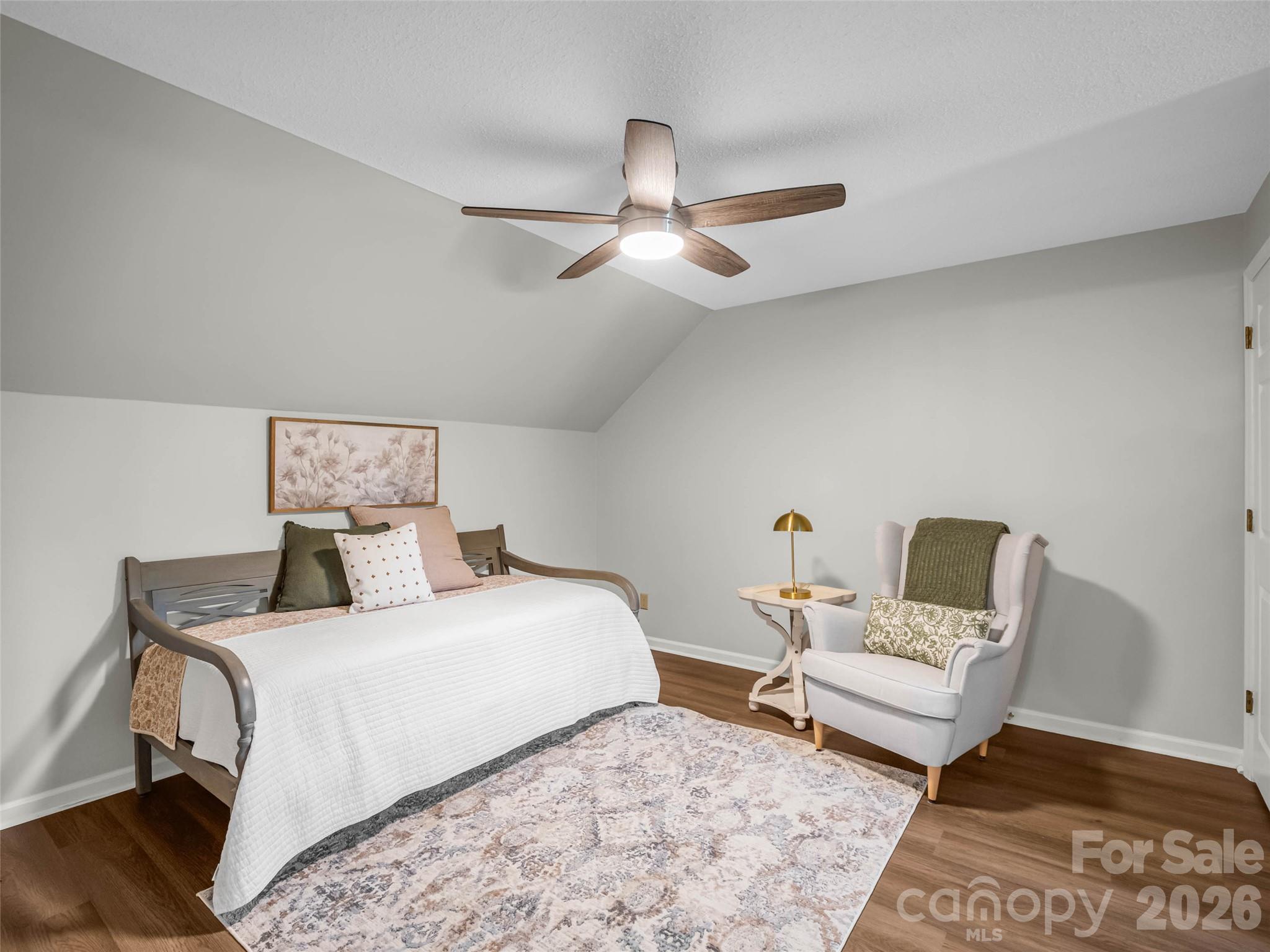 1834 Robinwood Road B Property Photo 24
