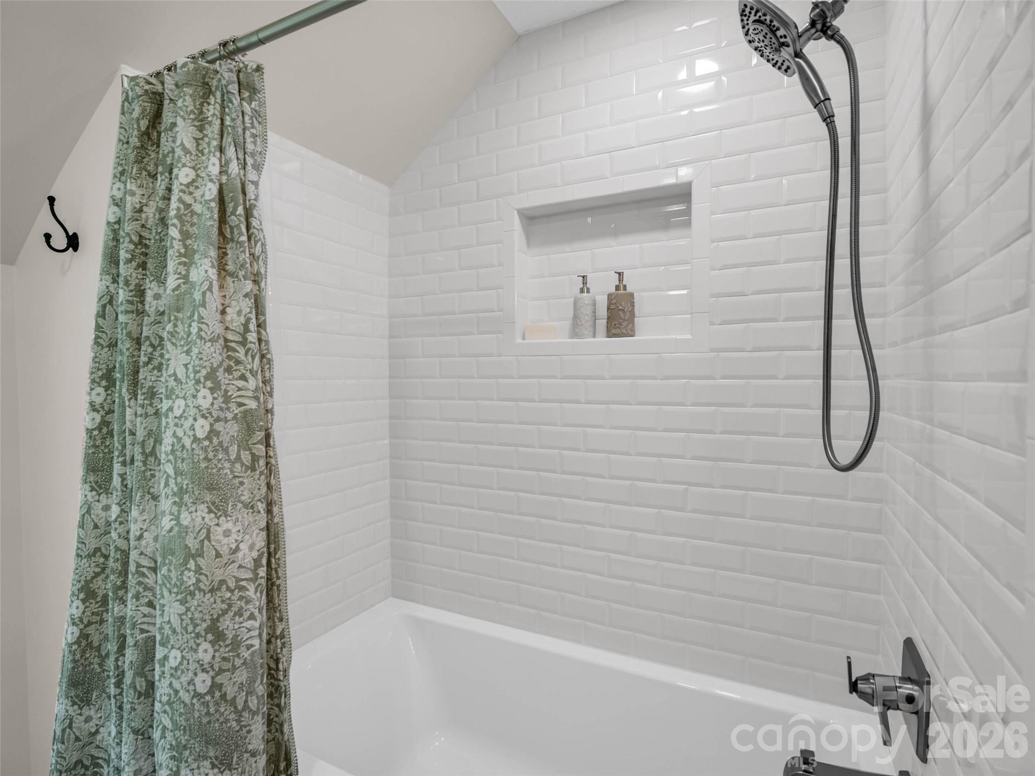 1834 Robinwood Road B Property Photo 27