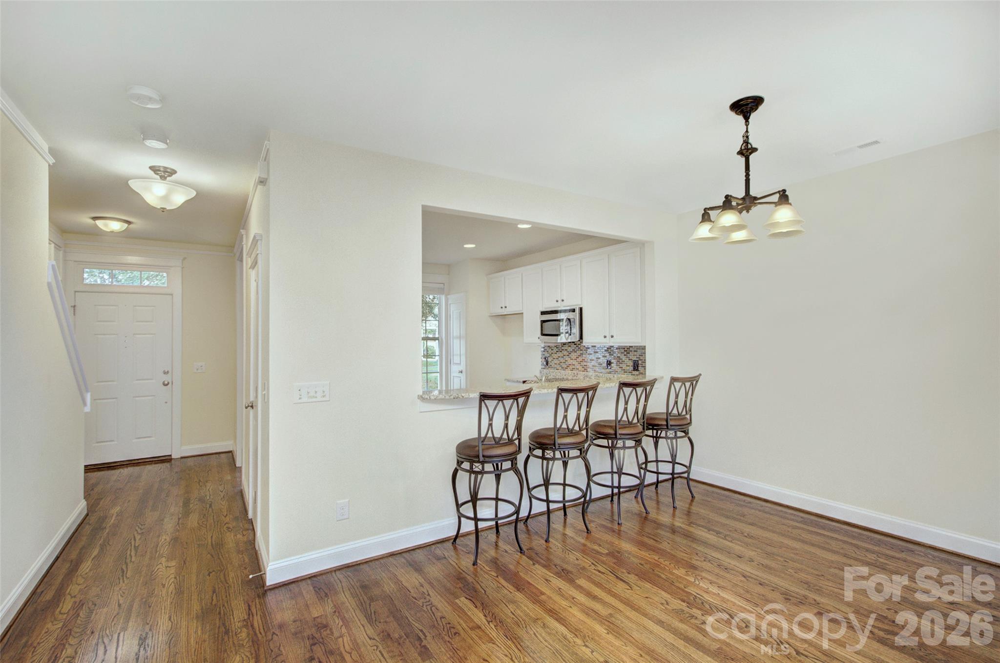 1023 White Point Drive Property Photo 5