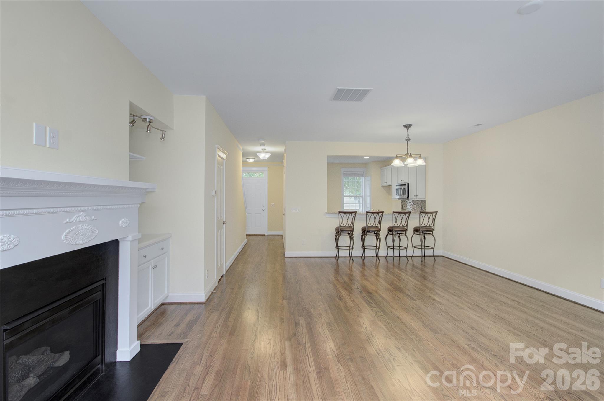 1023 White Point Drive Property Photo 8