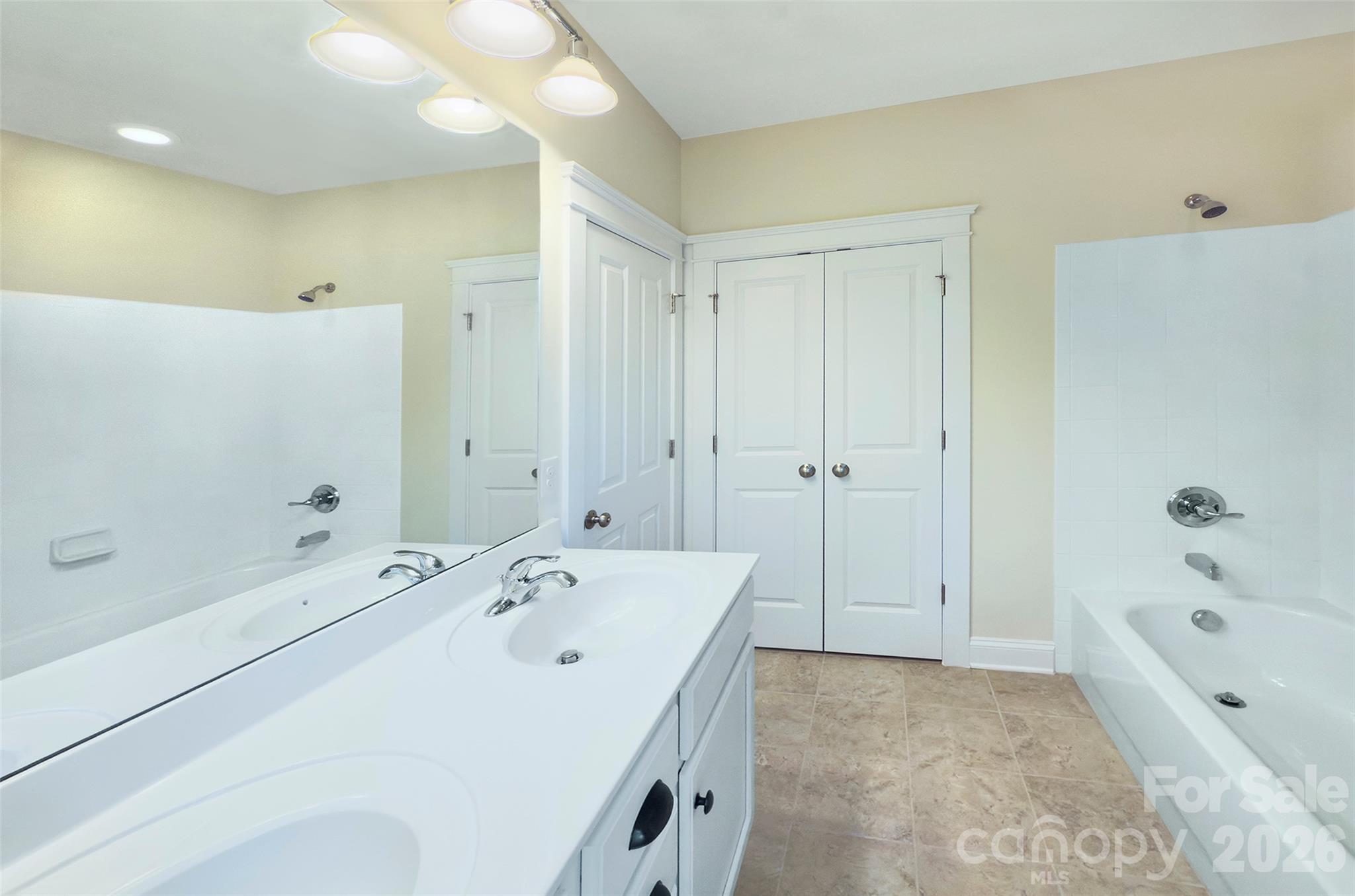 1023 White Point Drive Property Photo 16