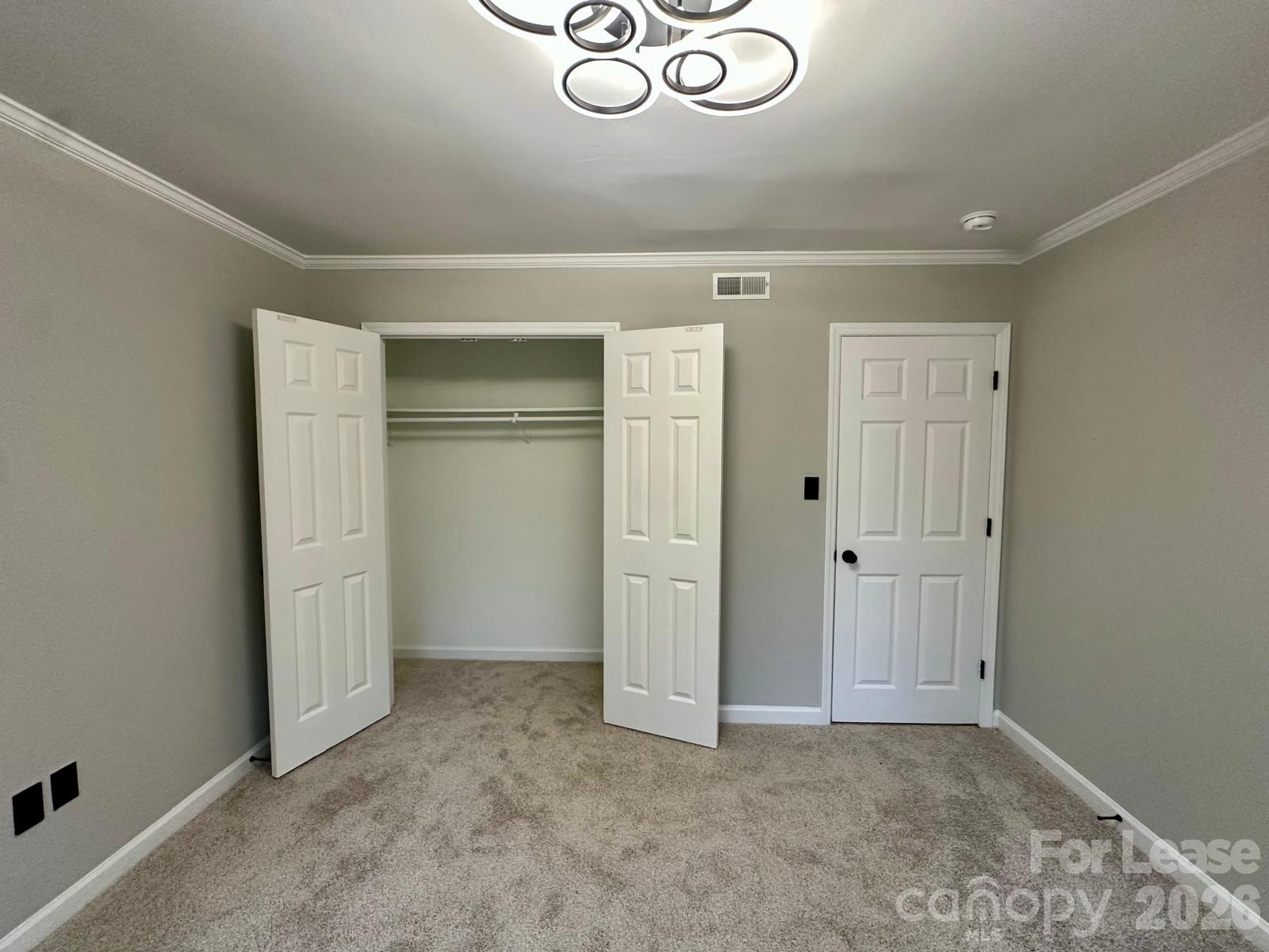 1401 Longbrook Drive Property Photo 17