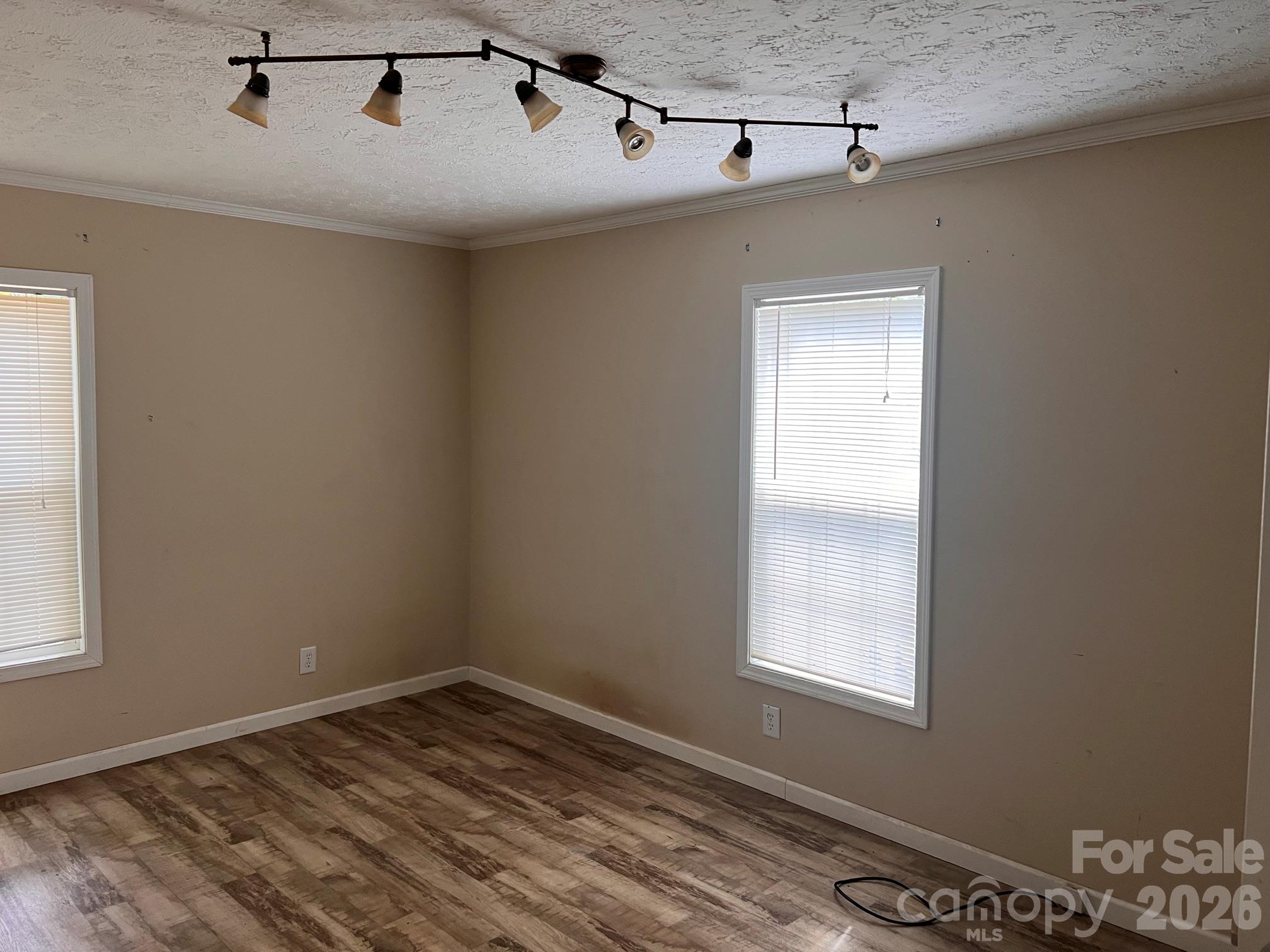 230 Squirrel Run Property Photo 4