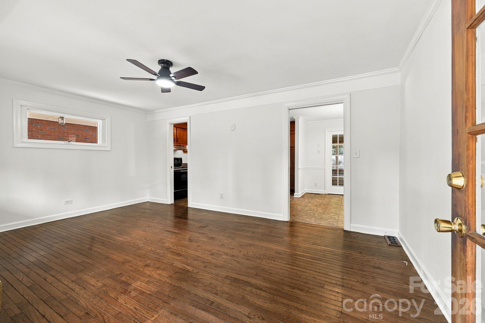 123 Hillside Avenue Property Photo 5