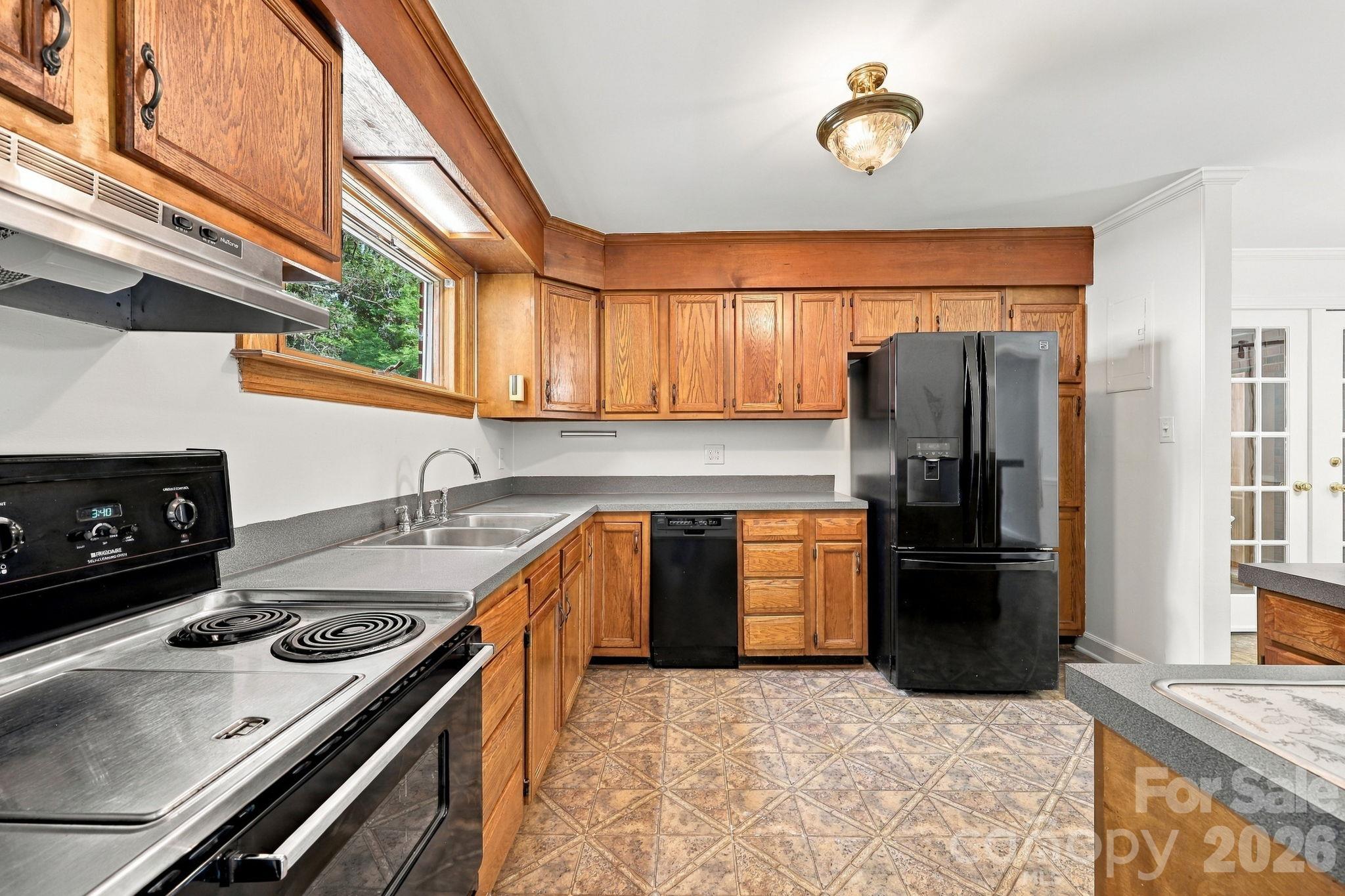 123 Hillside Avenue Property Photo 9
