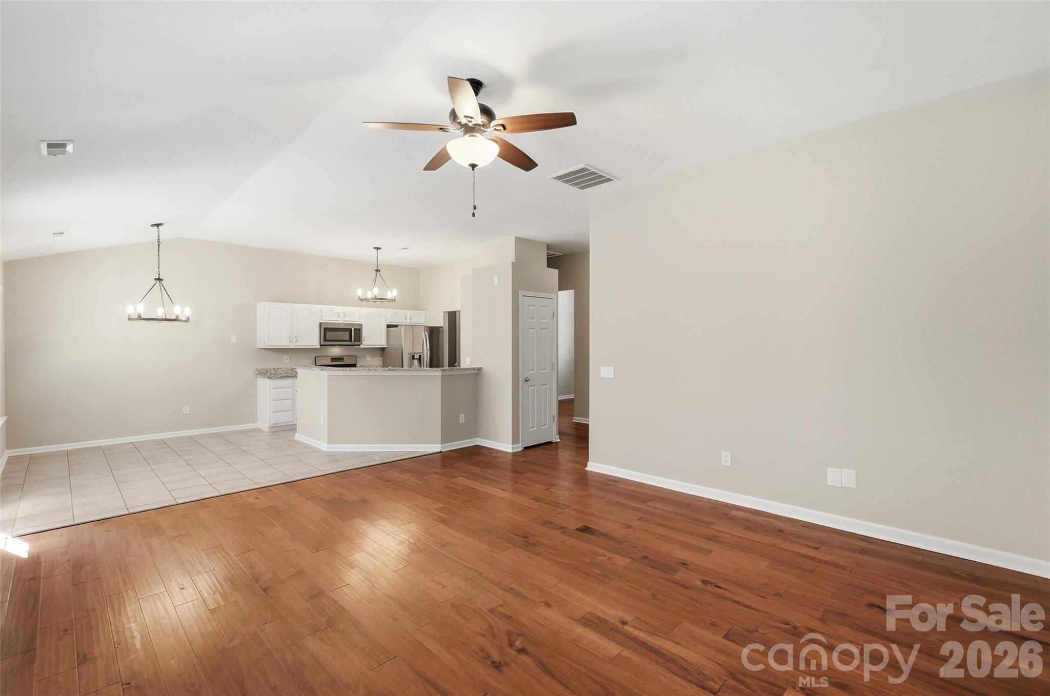 9326 Royal Highlands Court Property Photo 6