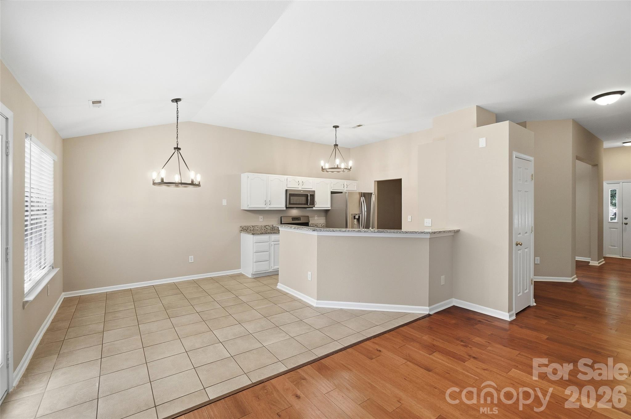 9326 Royal Highlands Court Property Photo 7