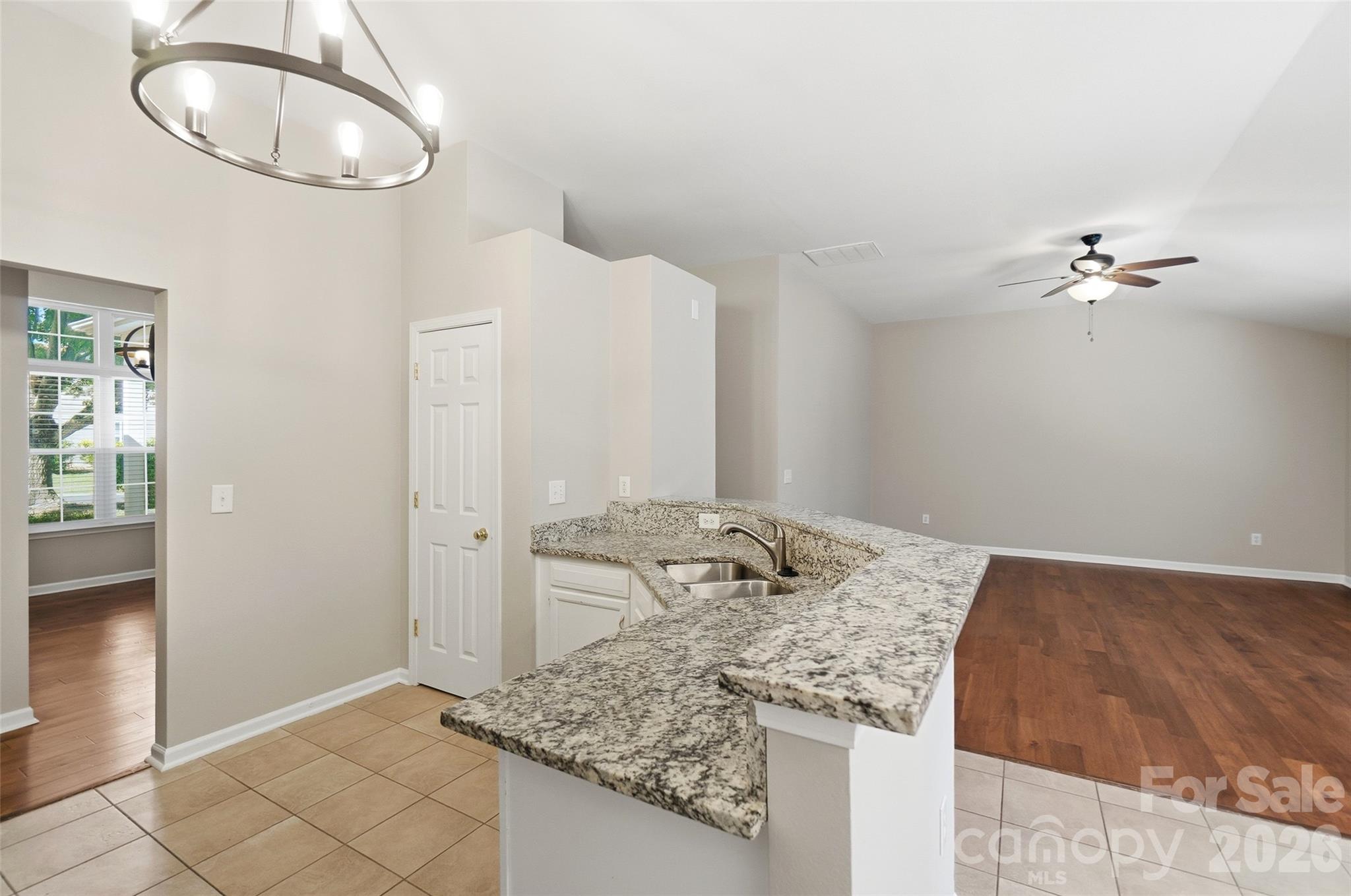 9326 Royal Highlands Court Property Photo 10