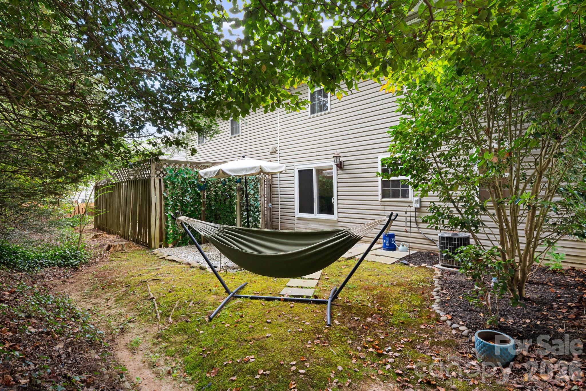 137 Wiltshire Circle Property Photo 3