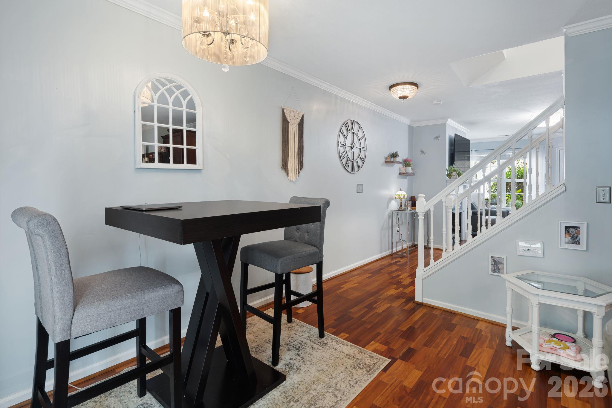137 Wiltshire Circle Property Photo 9
