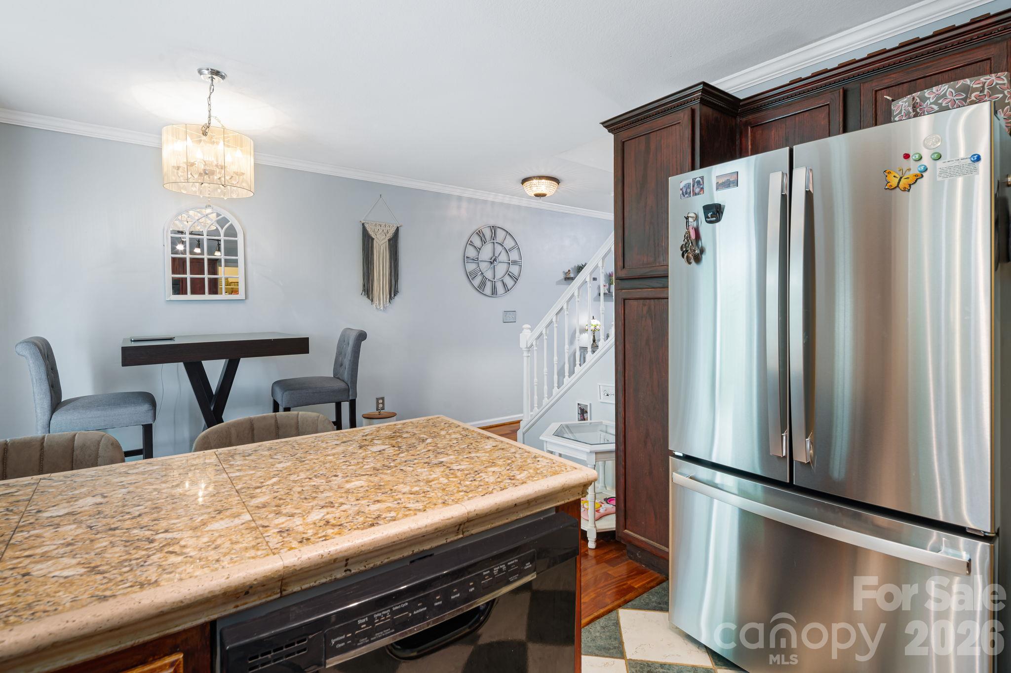 137 Wiltshire Circle Property Photo 16