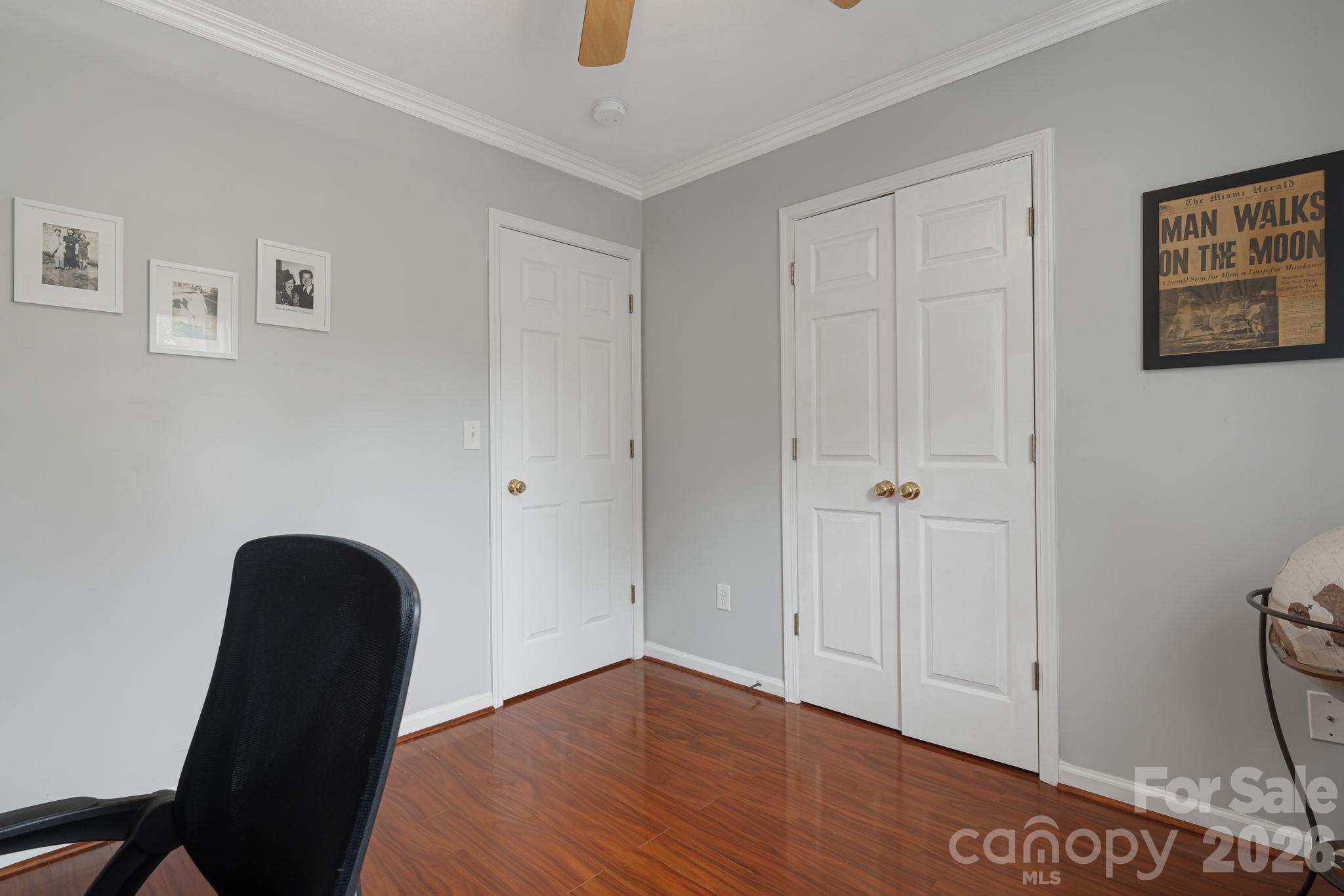 137 Wiltshire Circle Property Photo 21
