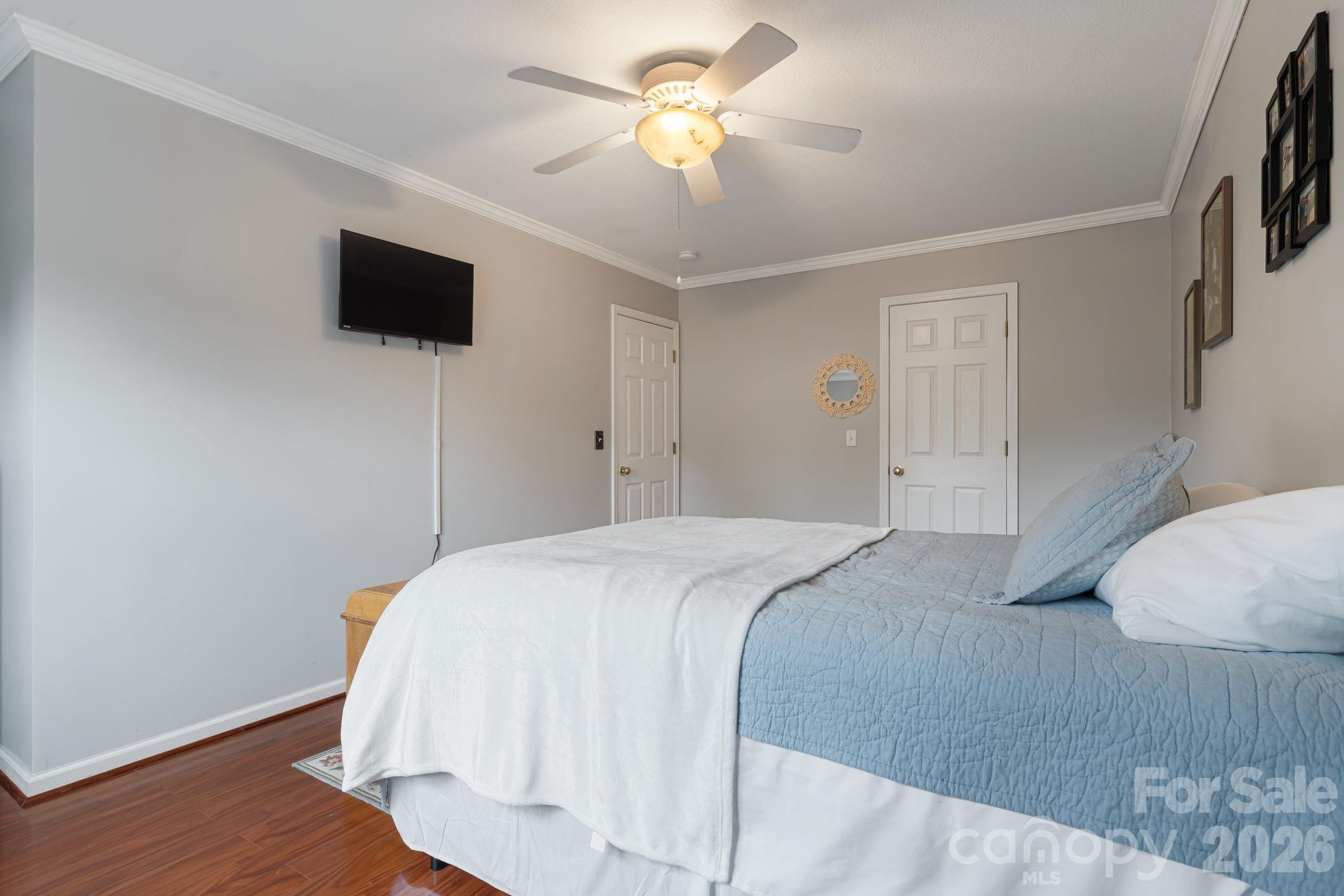 137 Wiltshire Circle Property Photo 23