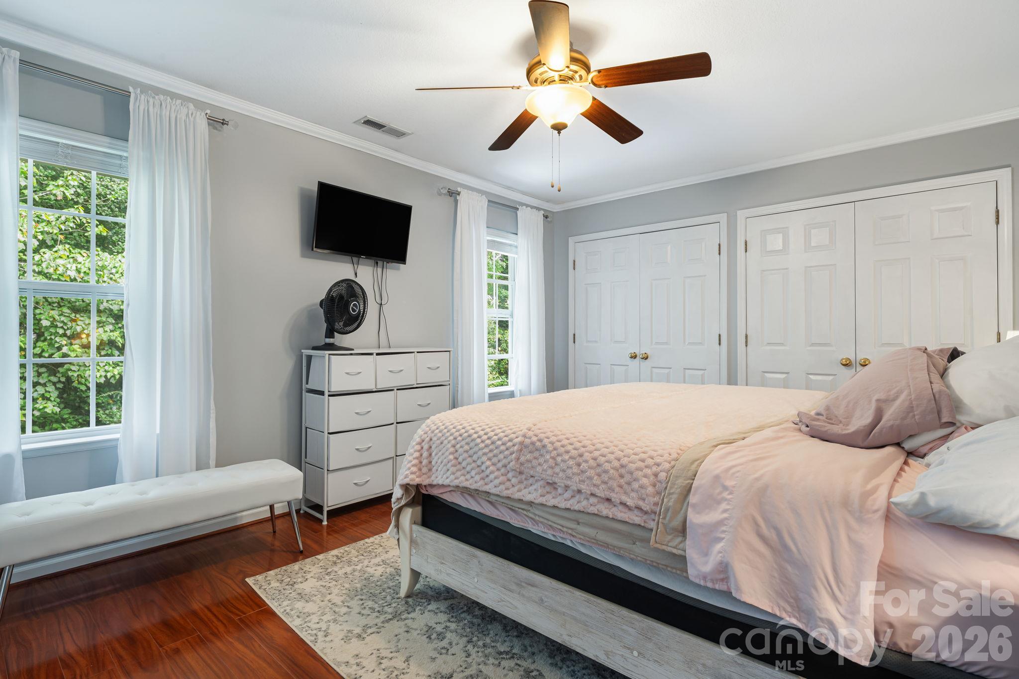 137 Wiltshire Circle Property Photo 25