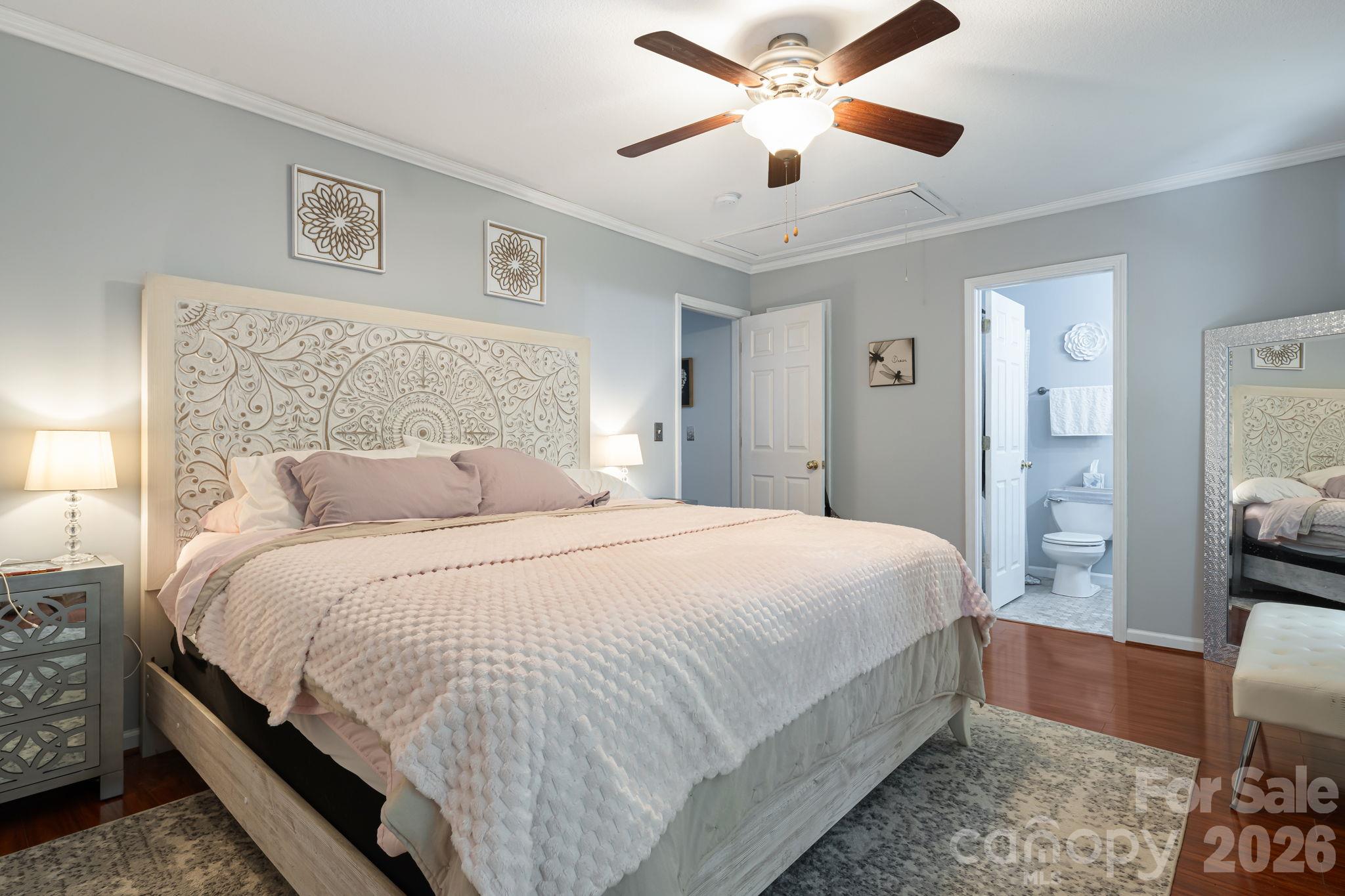 137 Wiltshire Circle Property Photo 26