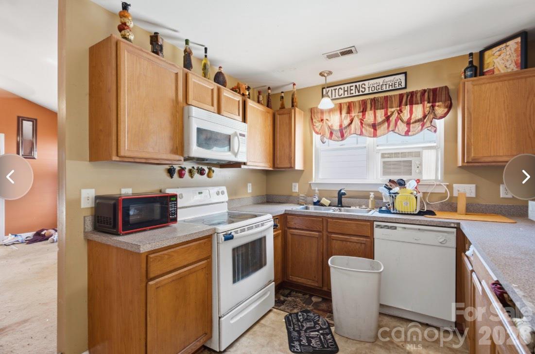 160 Tarrington Drive Property Photo 8