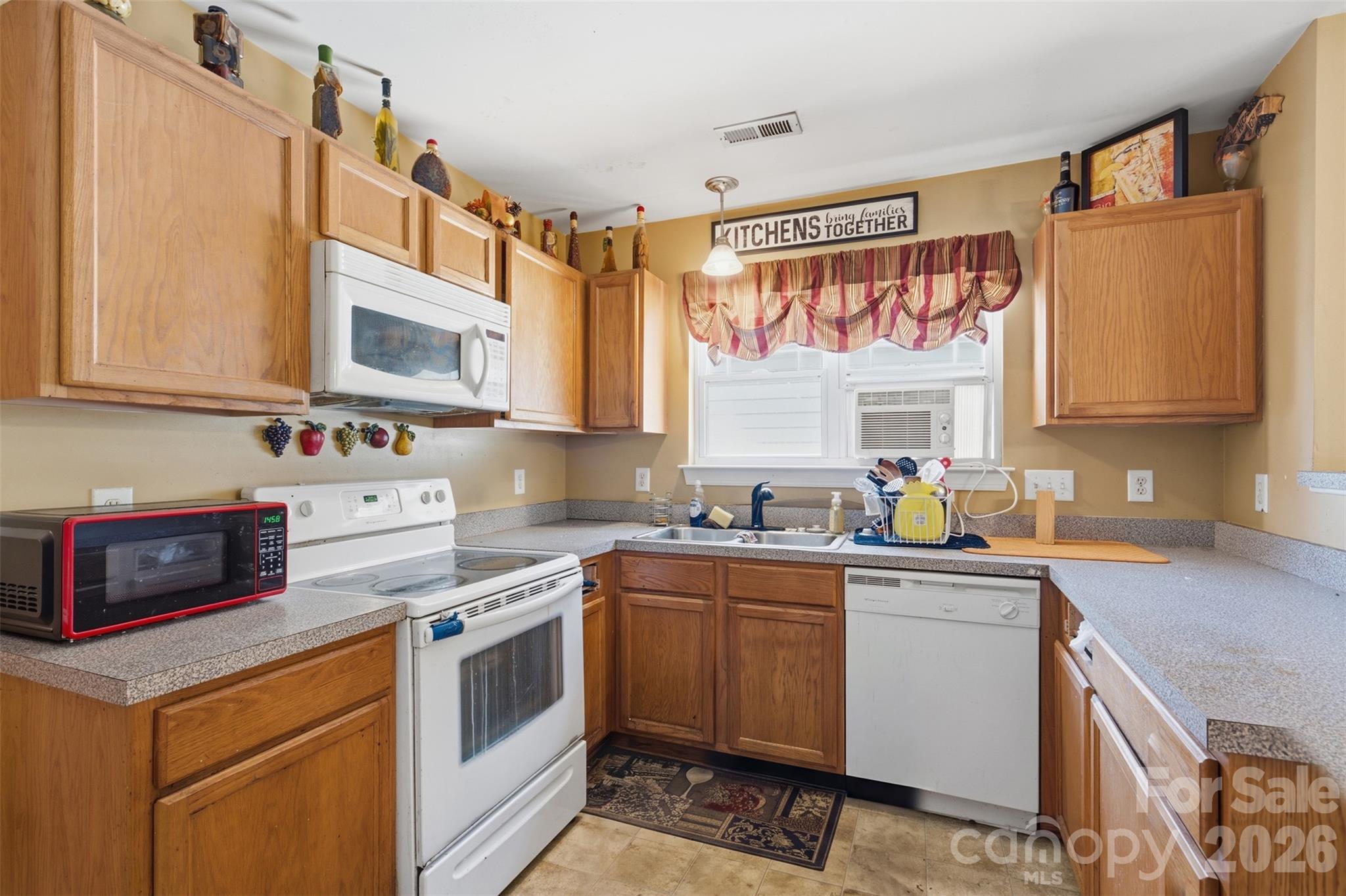 160 Tarrington Drive Property Photo 10