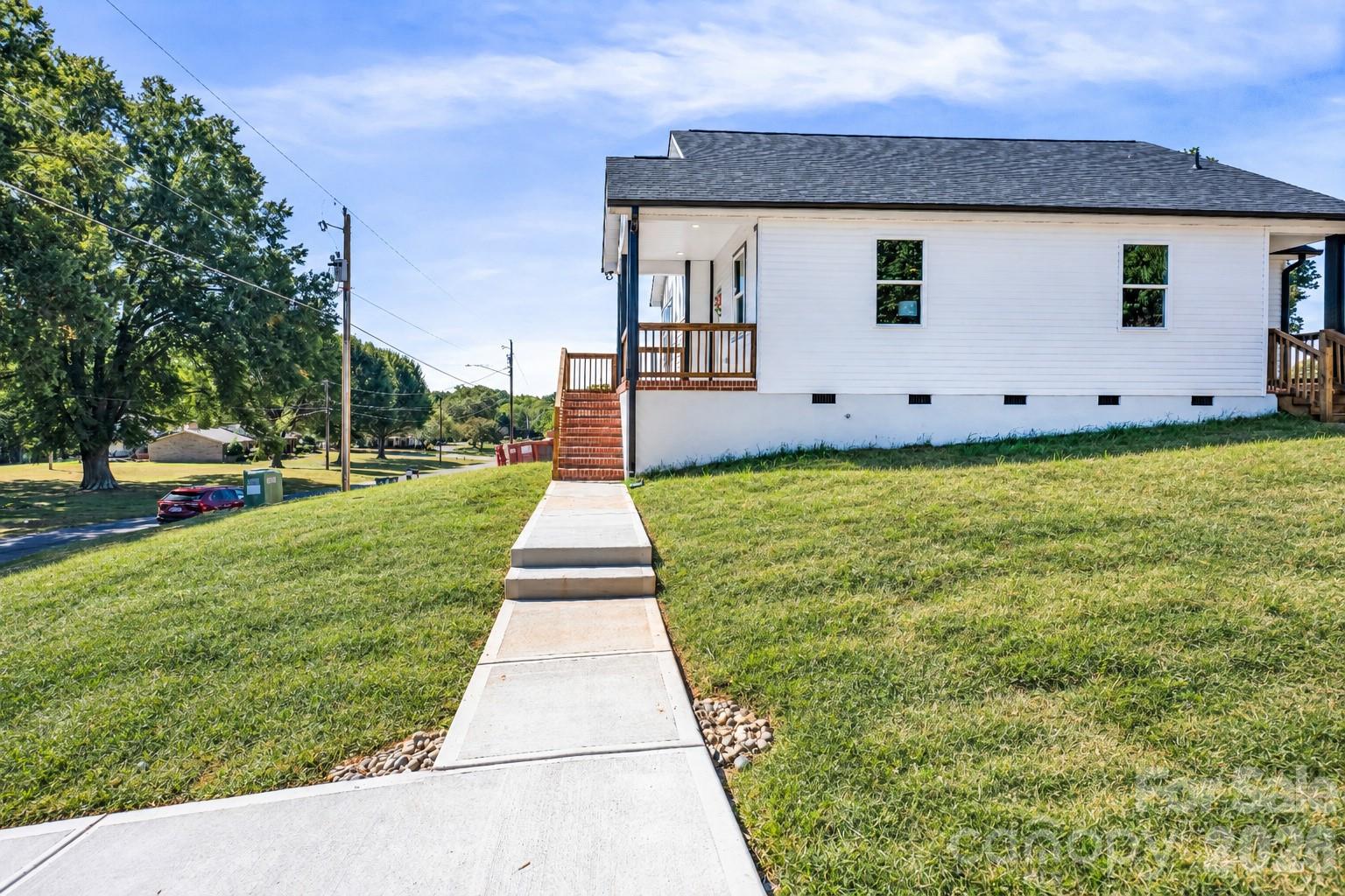 804 Evergreen Avenue Property Photo 4