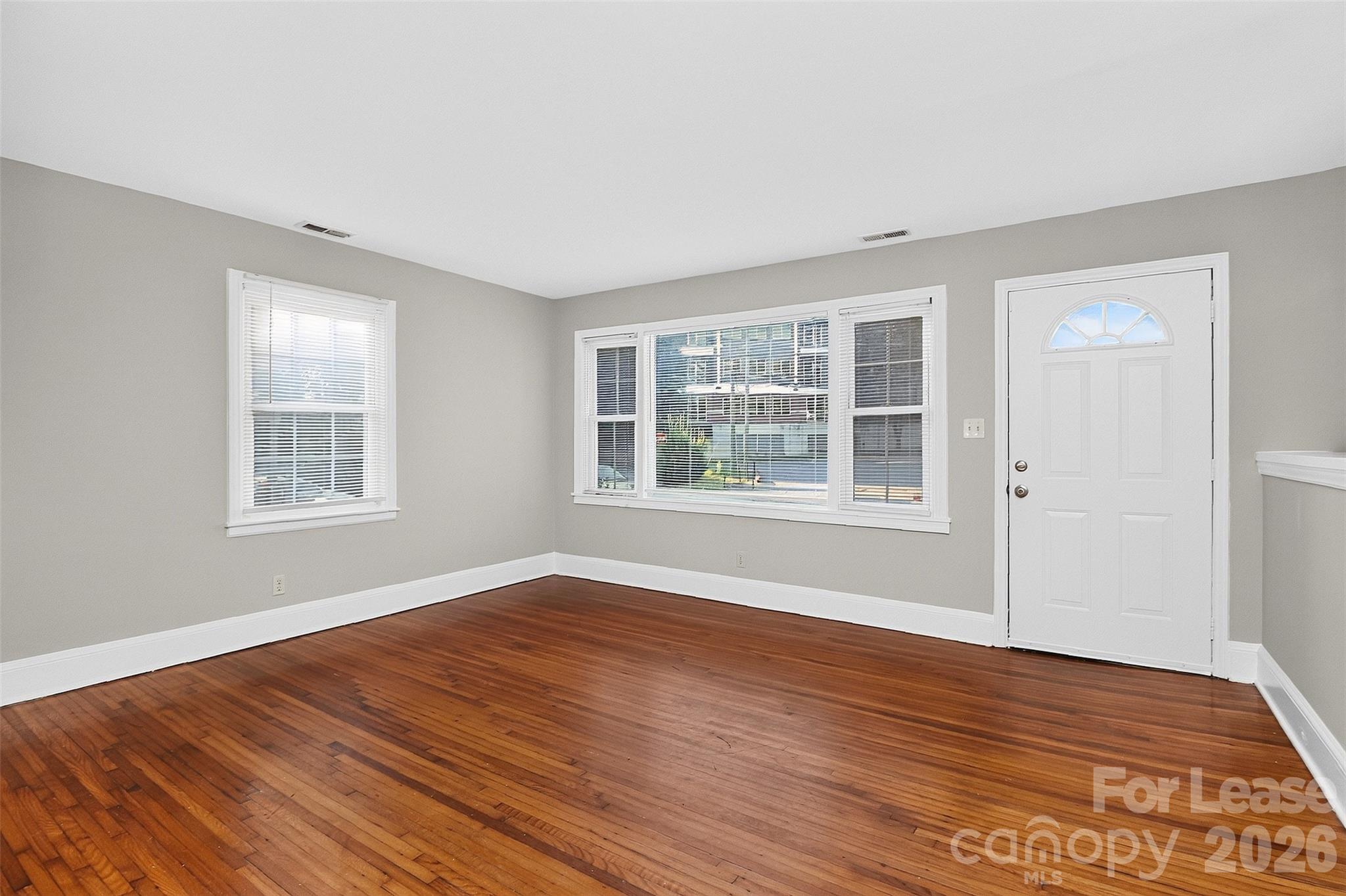 1908 Woodcrest Avenue Property Photo 4