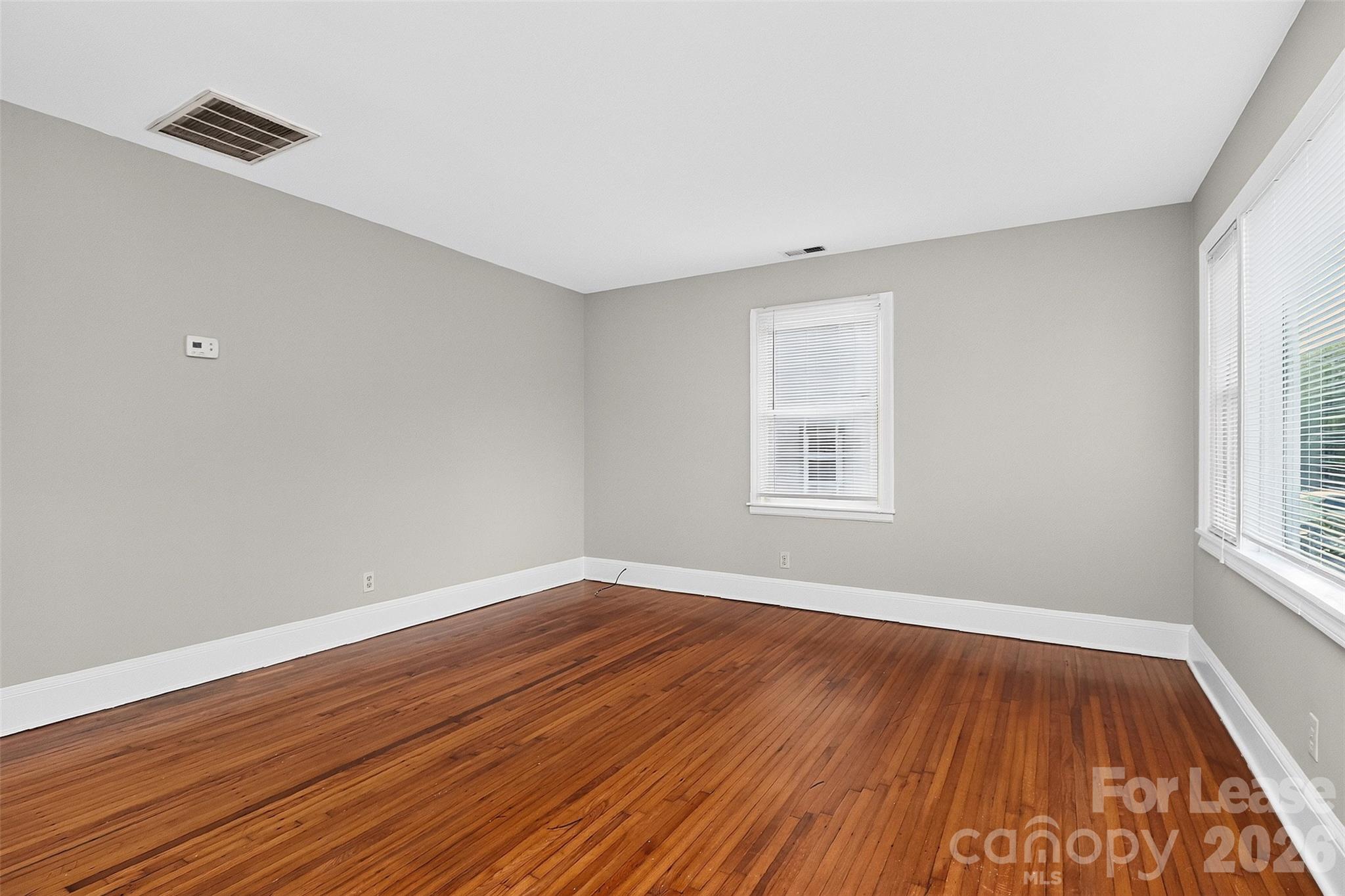 1908 Woodcrest Avenue Property Photo 6