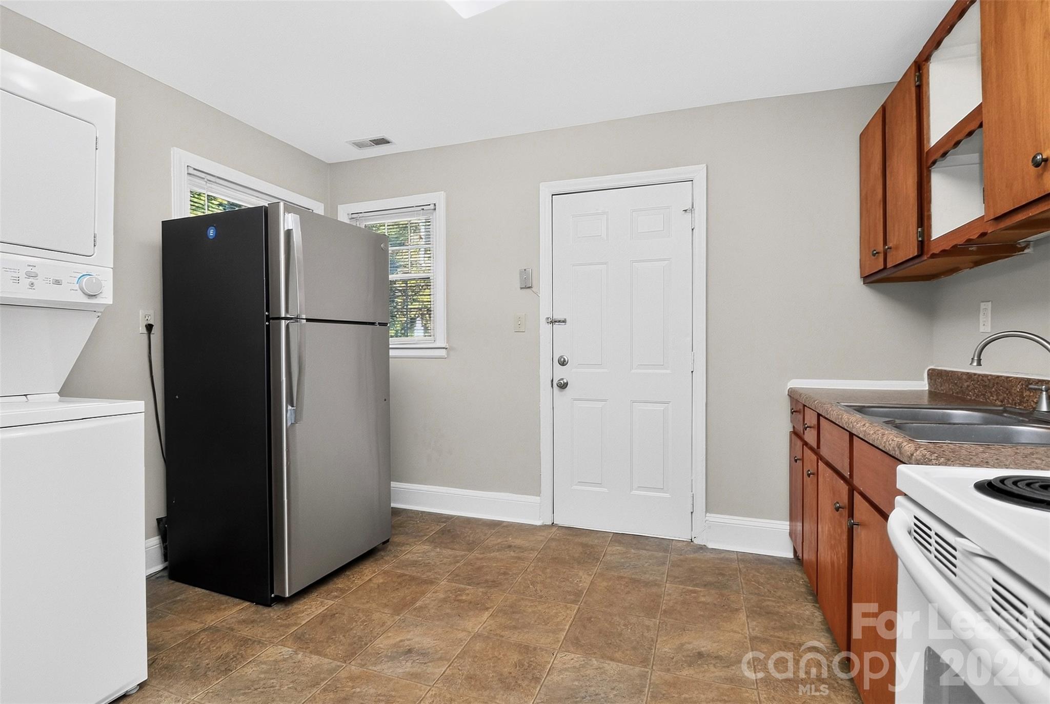 1908 Woodcrest Avenue Property Photo 11