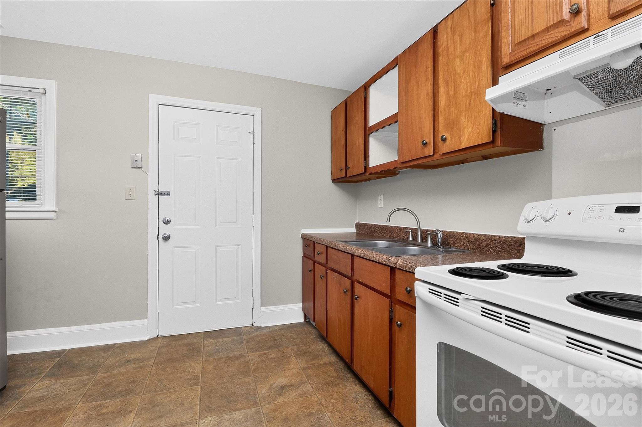 1908 Woodcrest Avenue Property Photo 15