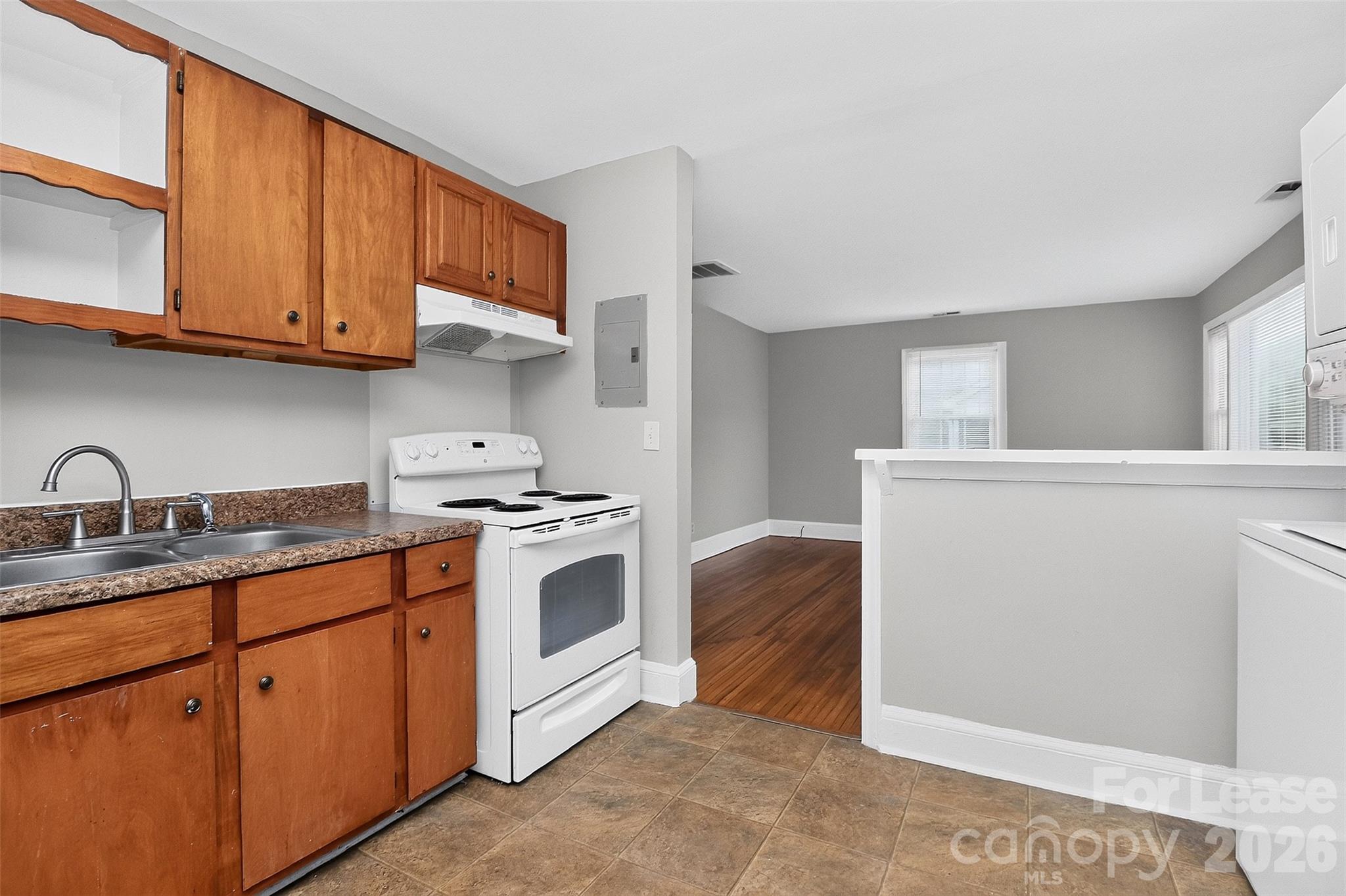 1908 Woodcrest Avenue Property Photo 17