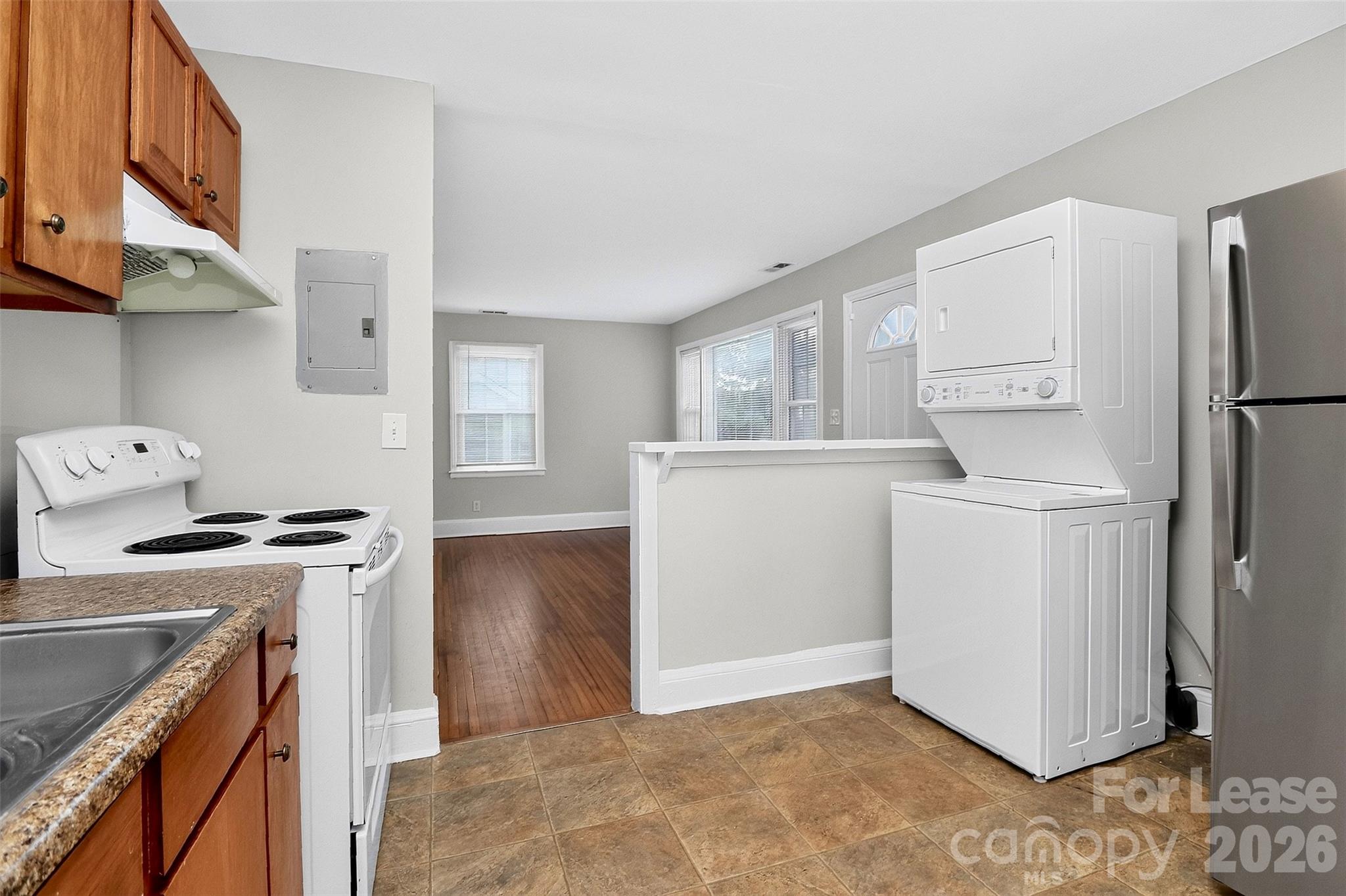 1908 Woodcrest Avenue Property Photo 21